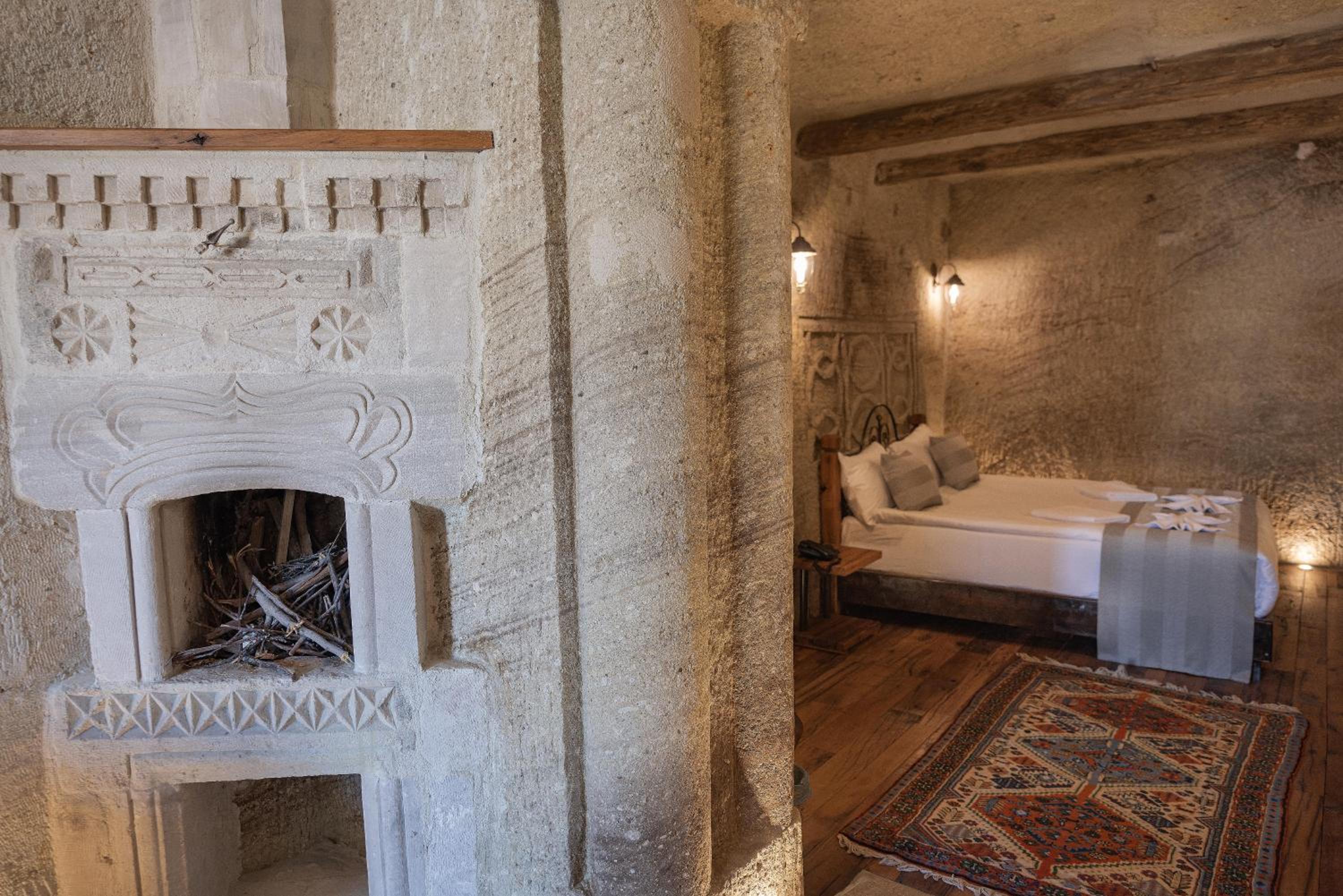 Sarnich Cave Suites - Image 13