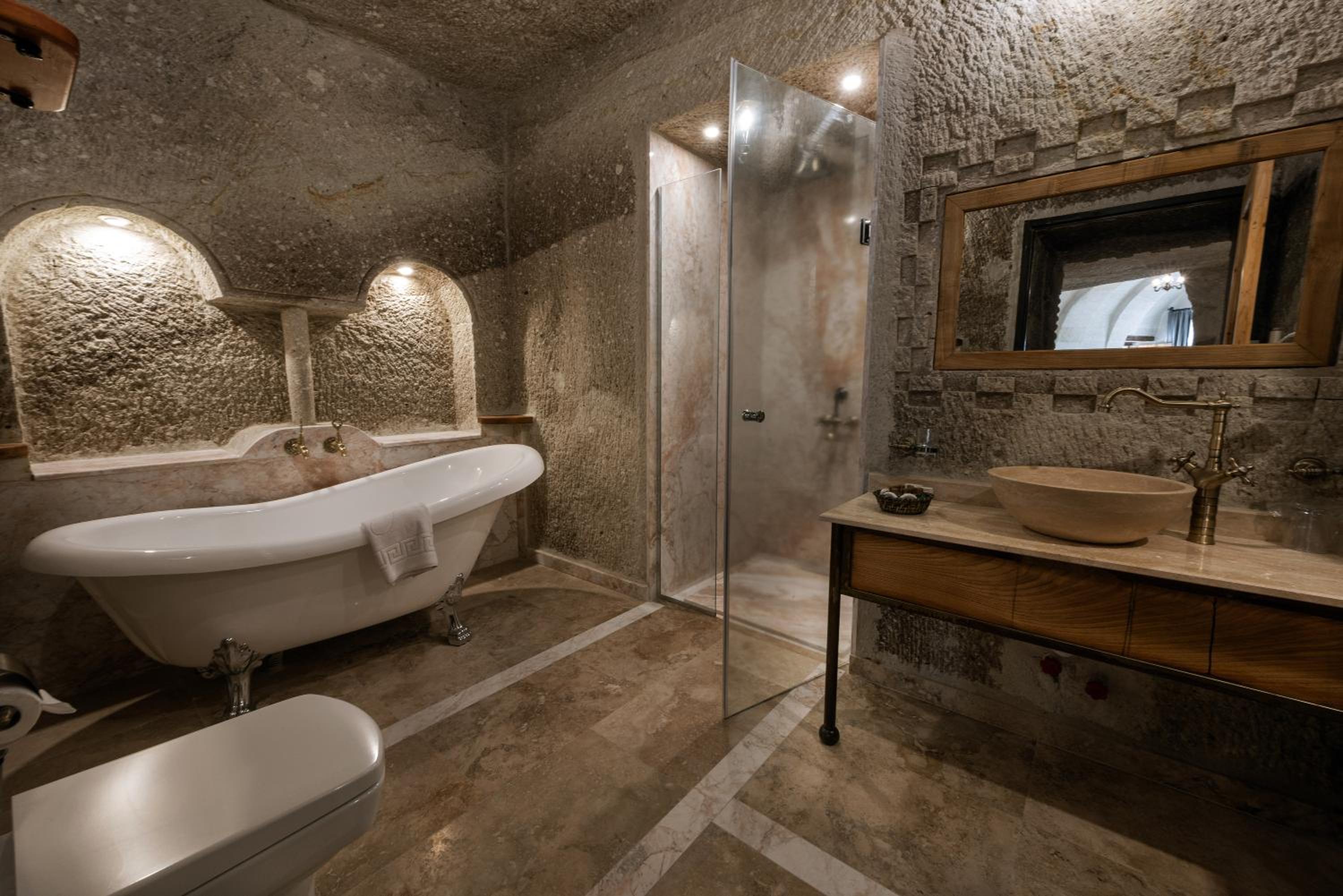 Sarnich Cave Suites - Image 19