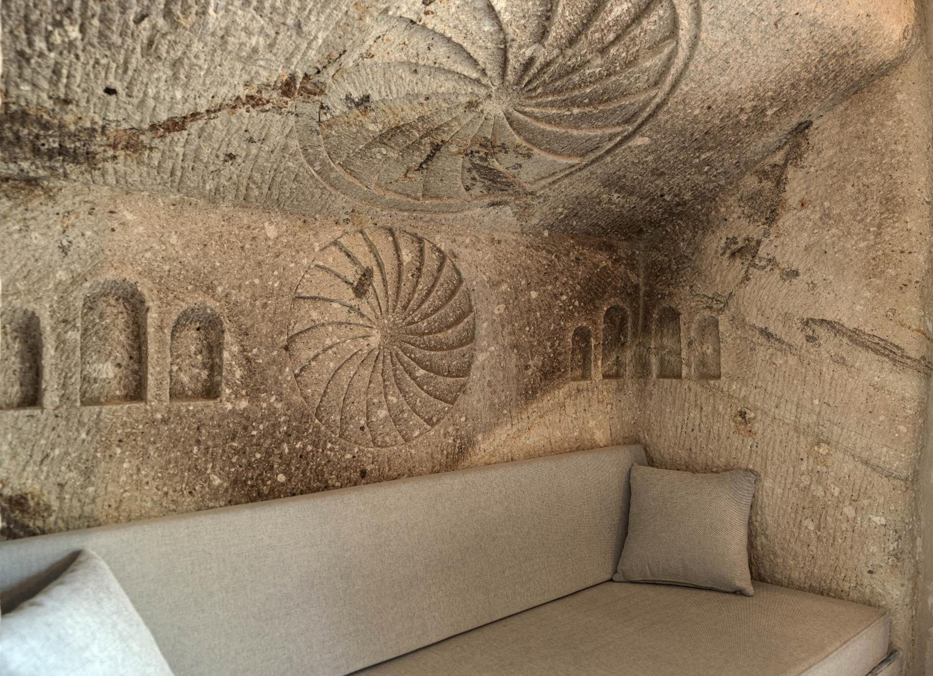 Sarnich Cave Suites - Image 66