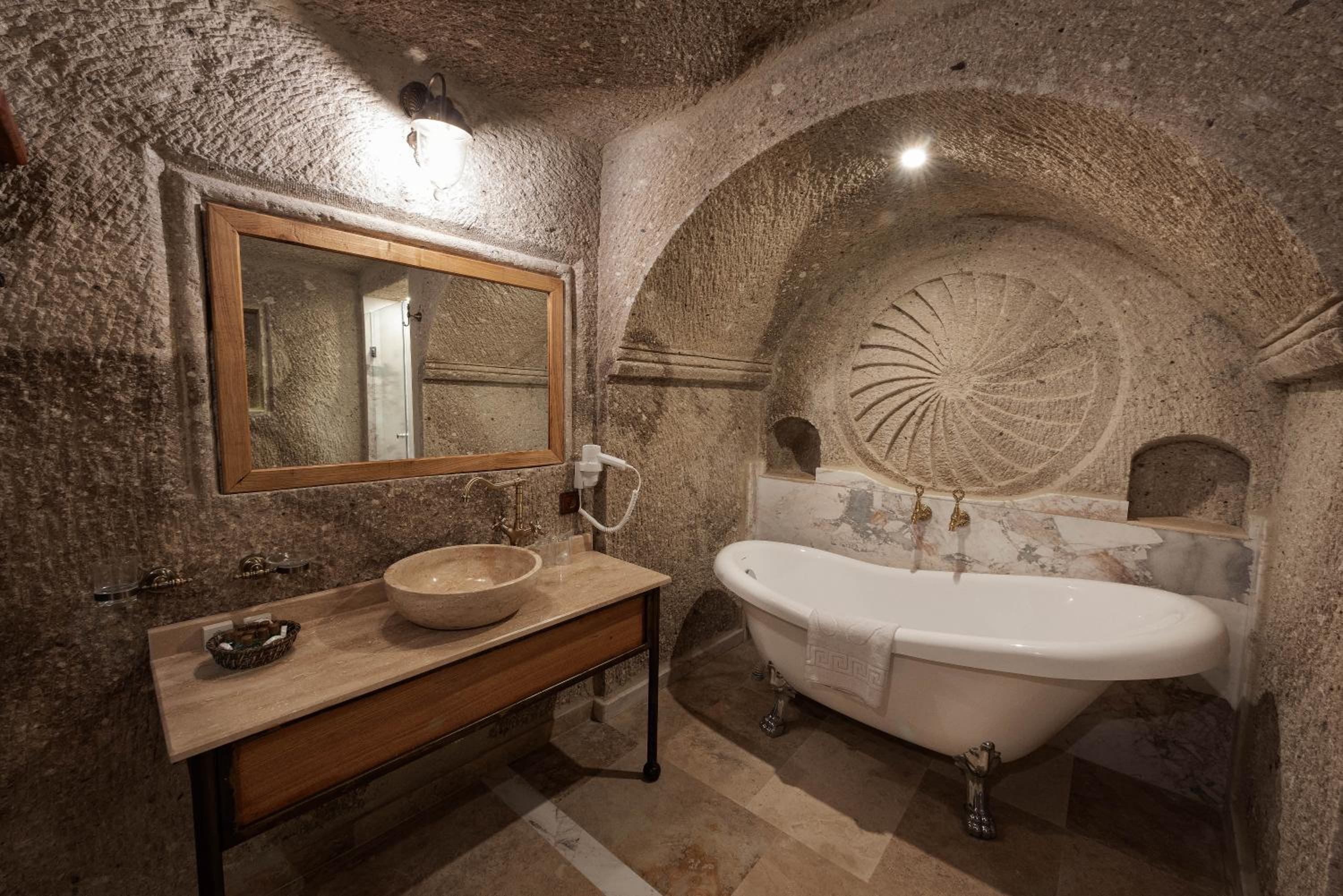 Sarnich Cave Suites - Image 67