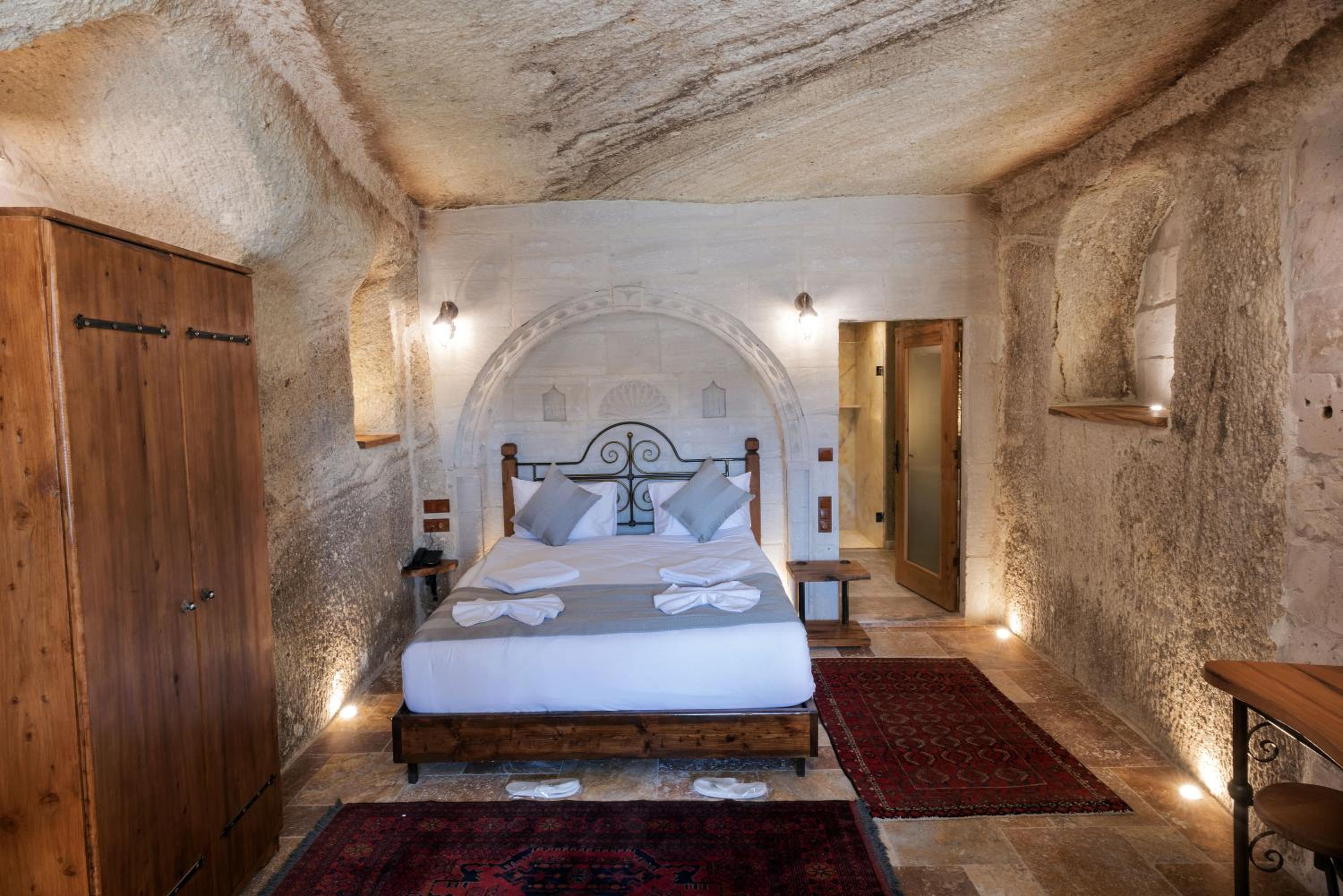 Sarnich Cave Suites - Image 70