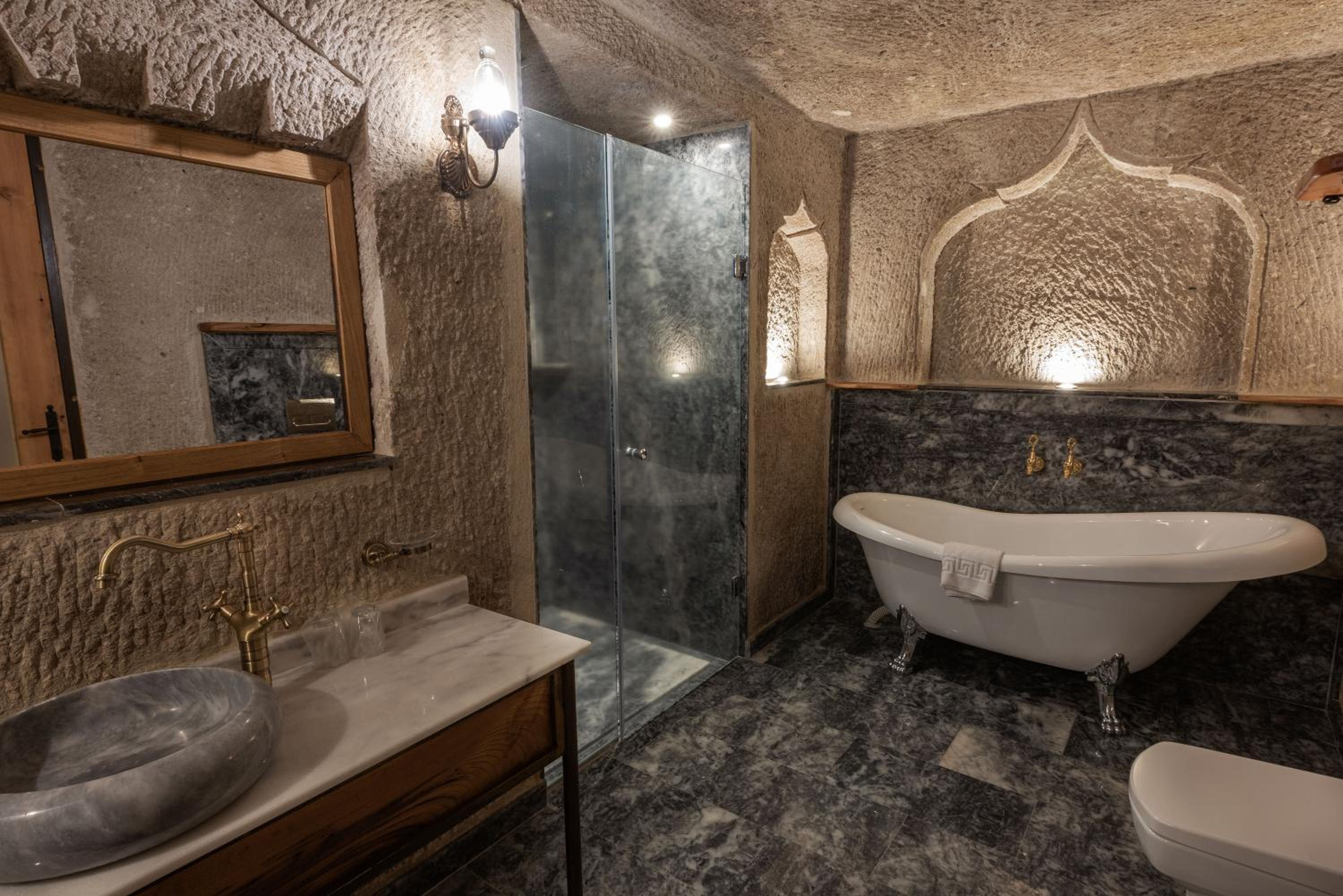 Sarnich Cave Suites - Image 24