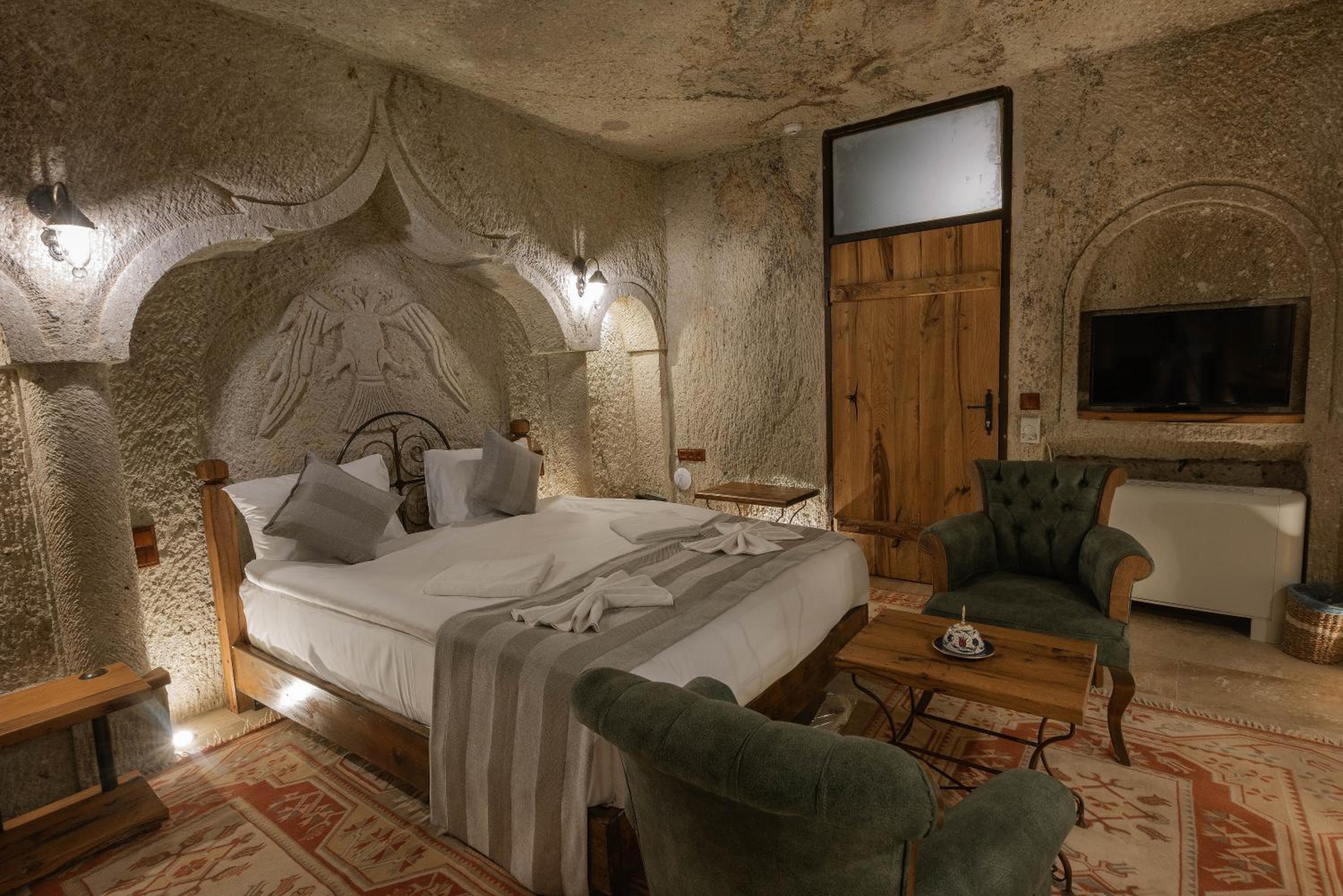 Sarnich Cave Suites - Image 25