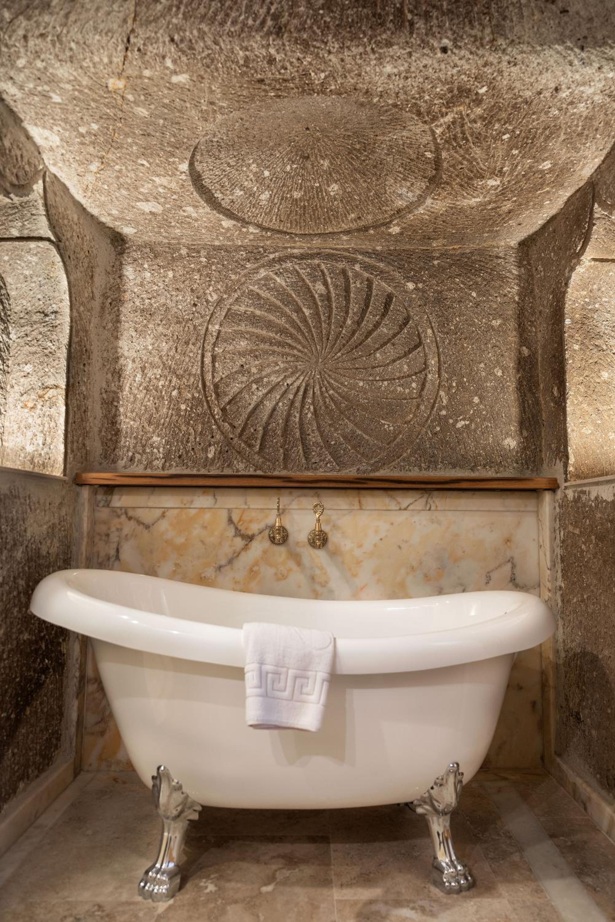 Sarnich Cave Suites - Image 73