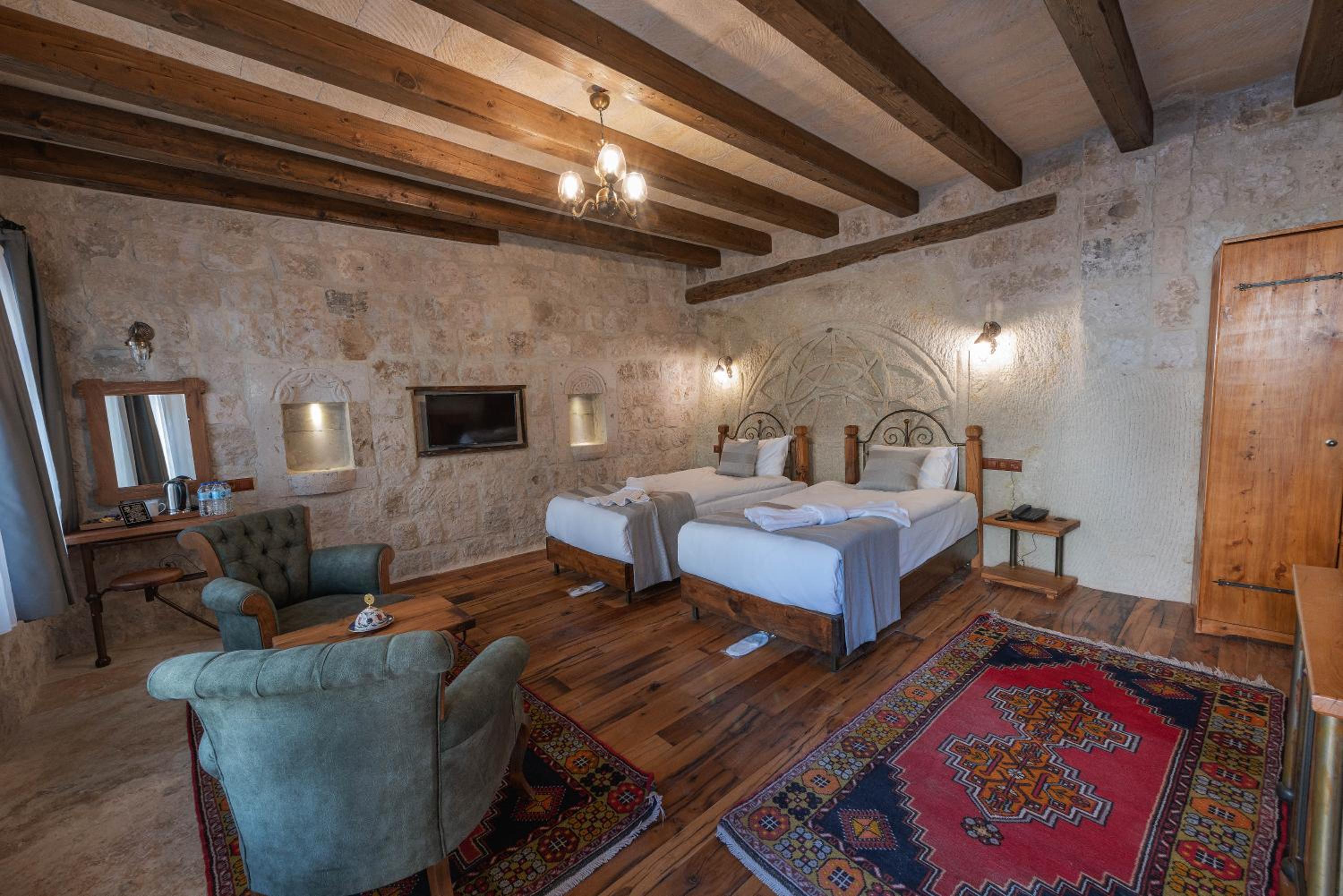 Sarnich Cave Suites - Image 75