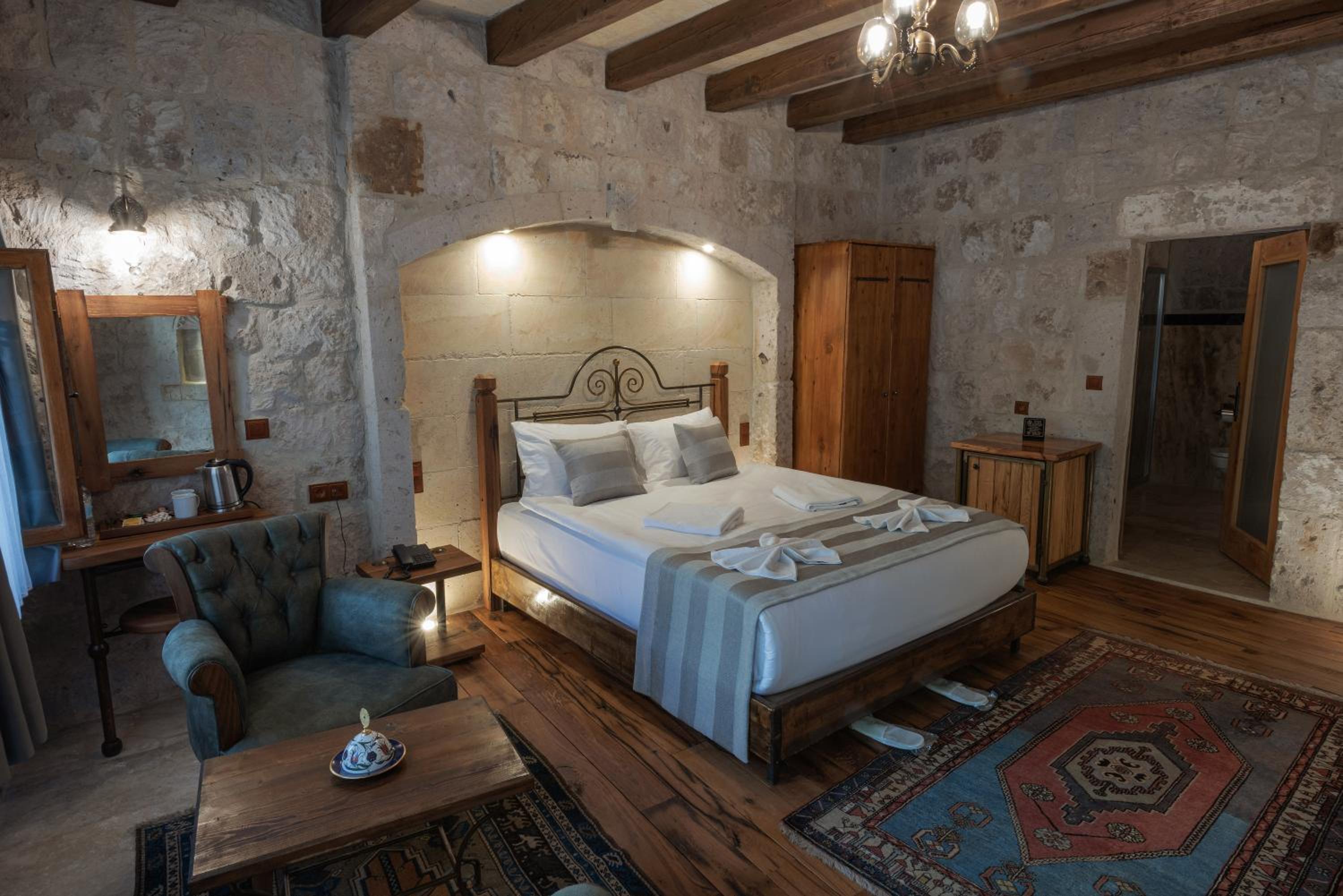Sarnich Cave Suites - Image 76