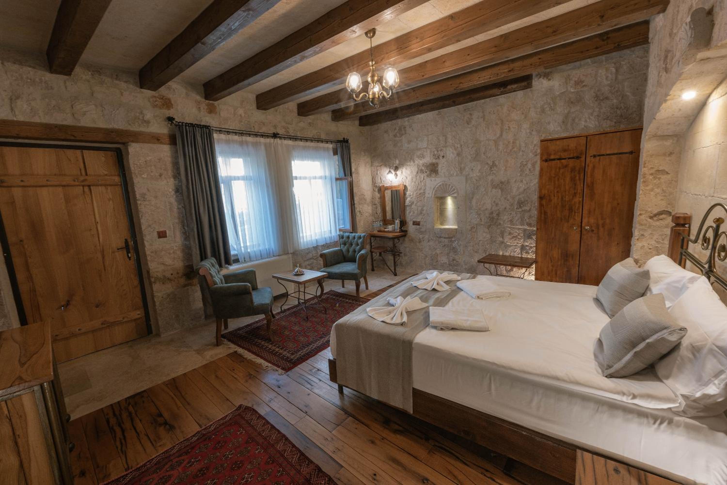 Sarnich Cave Suites - Image 77