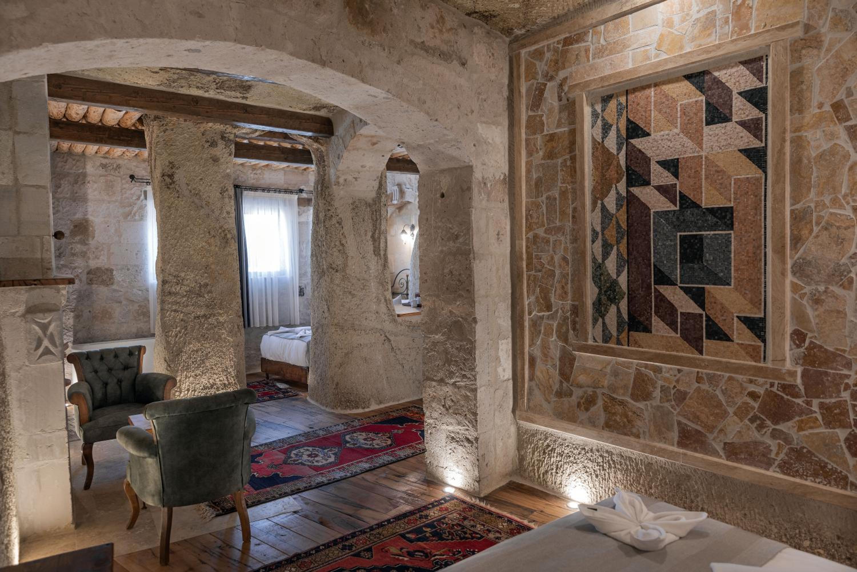 Sarnich Cave Suites - Image 38