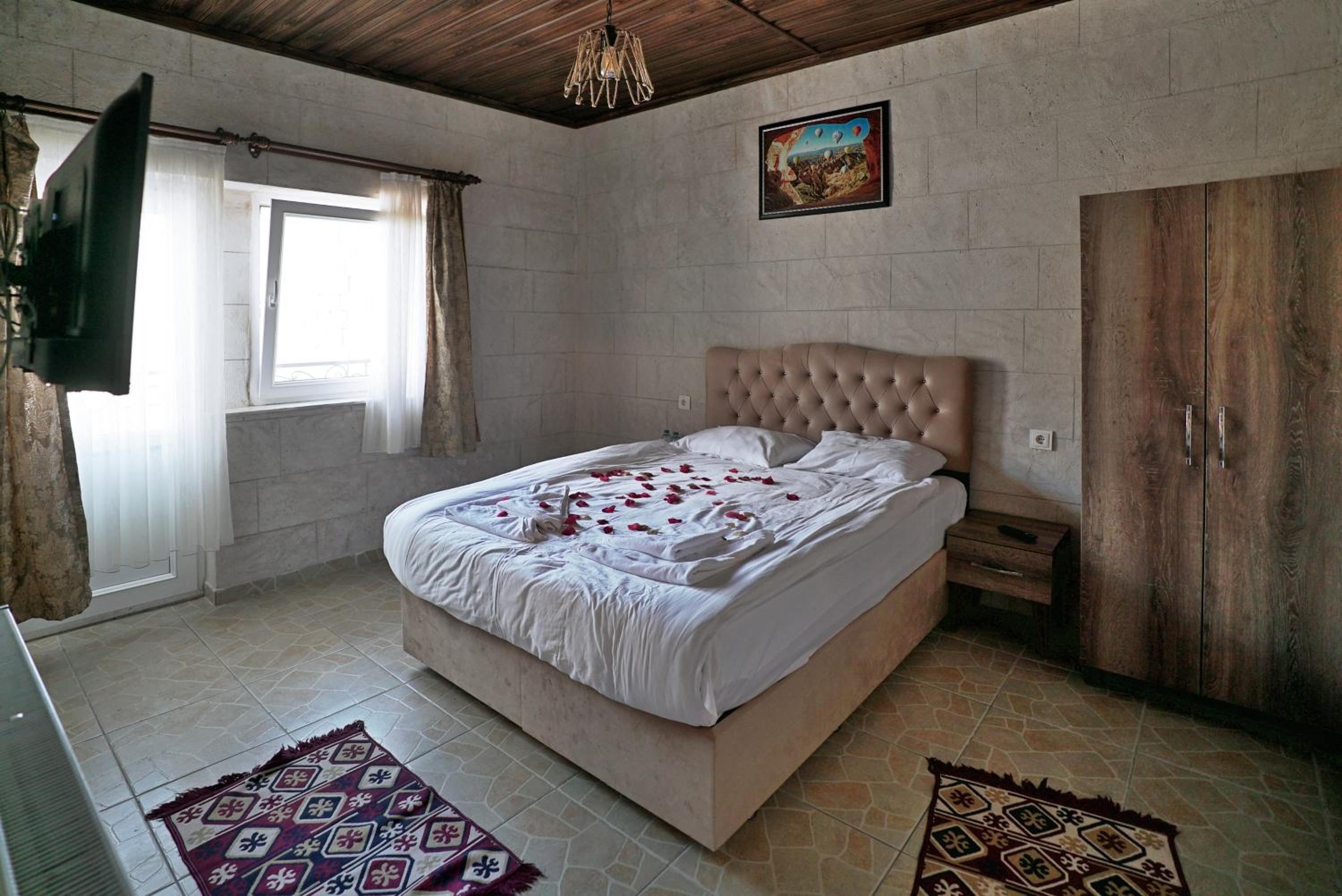 Epoch Stone House - Image 58