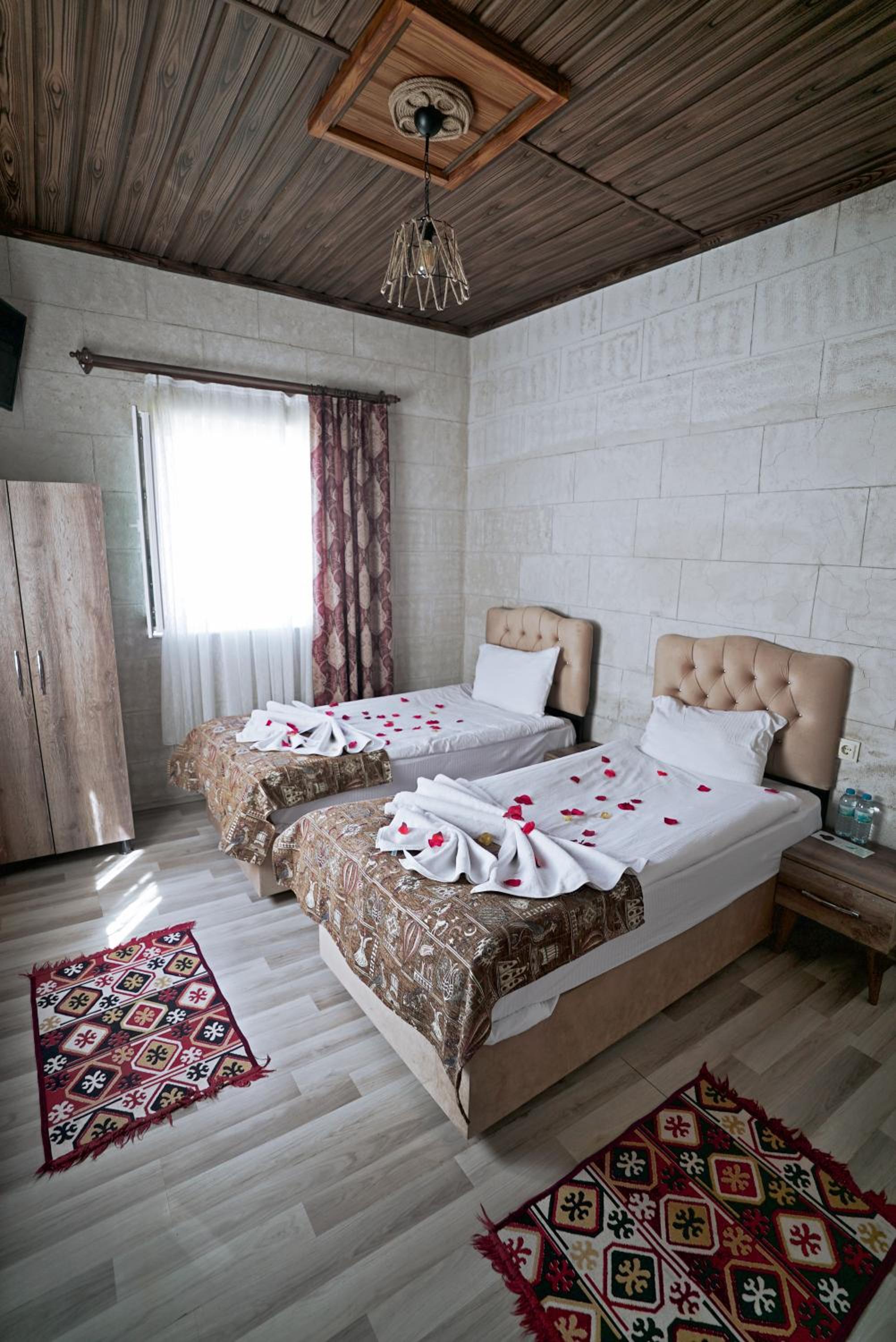 Epoch Stone House - Image 59