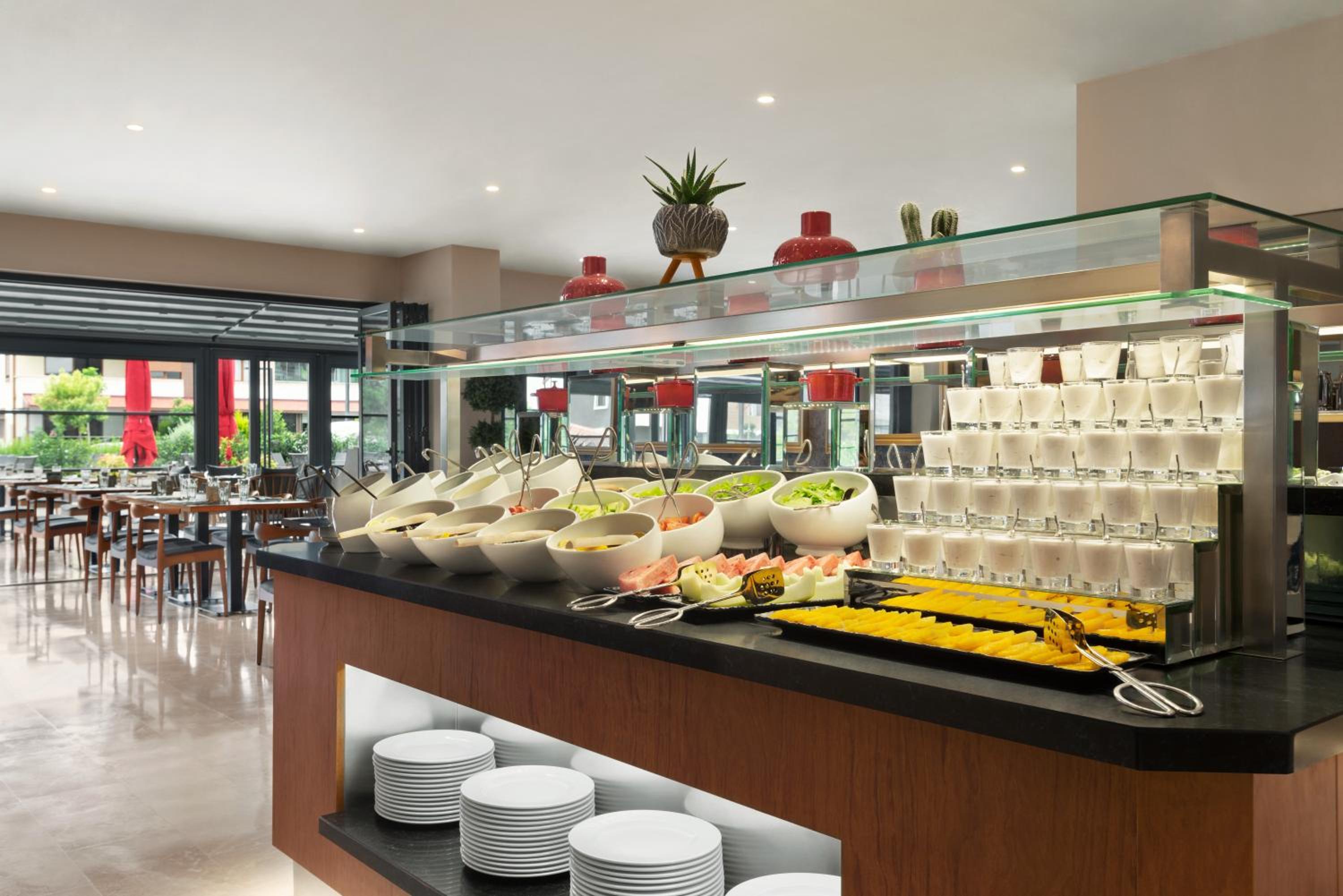 Ramada by Wyndham Izmir Aliaga - Image 6