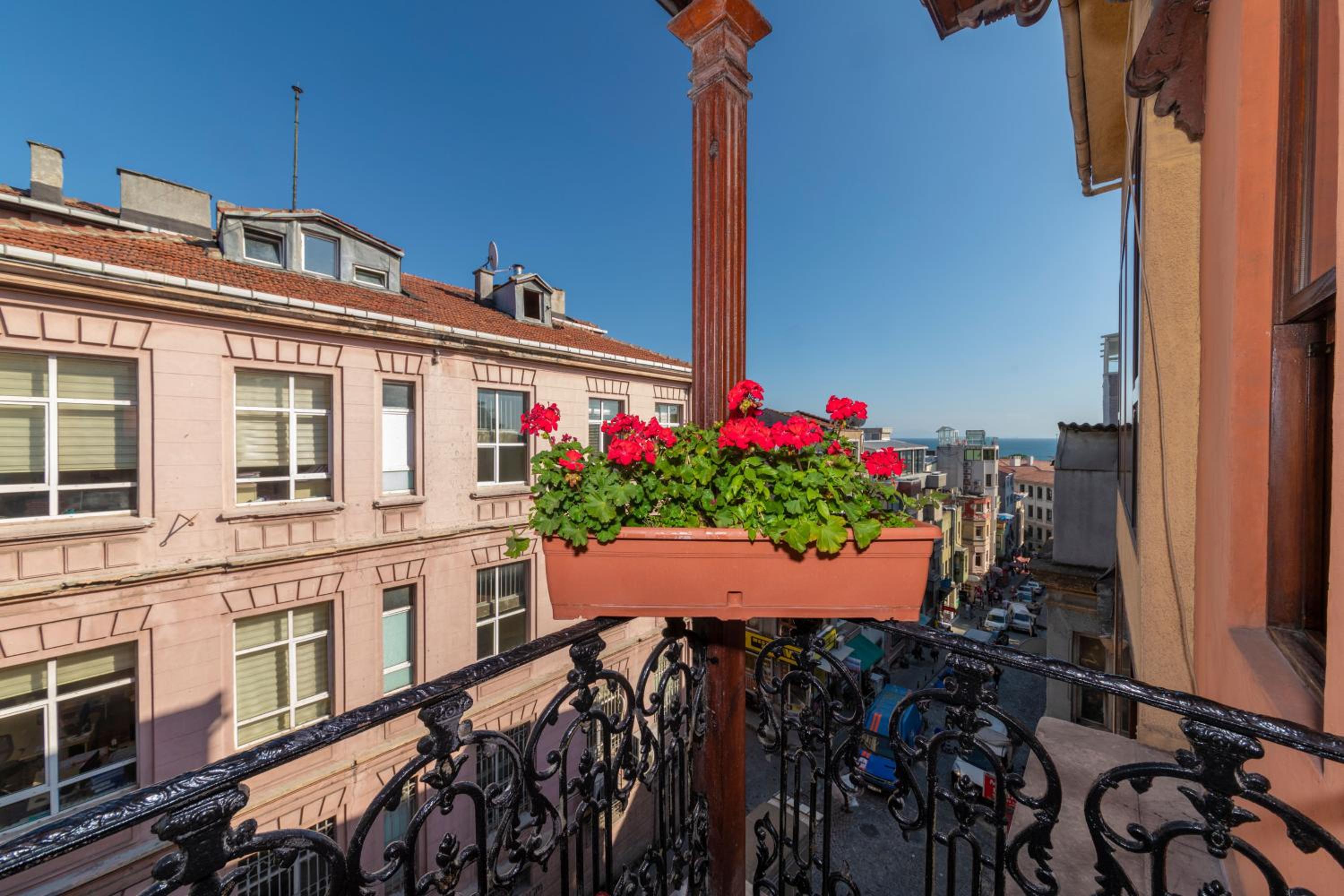 Ista Palace Hotel - Image 133