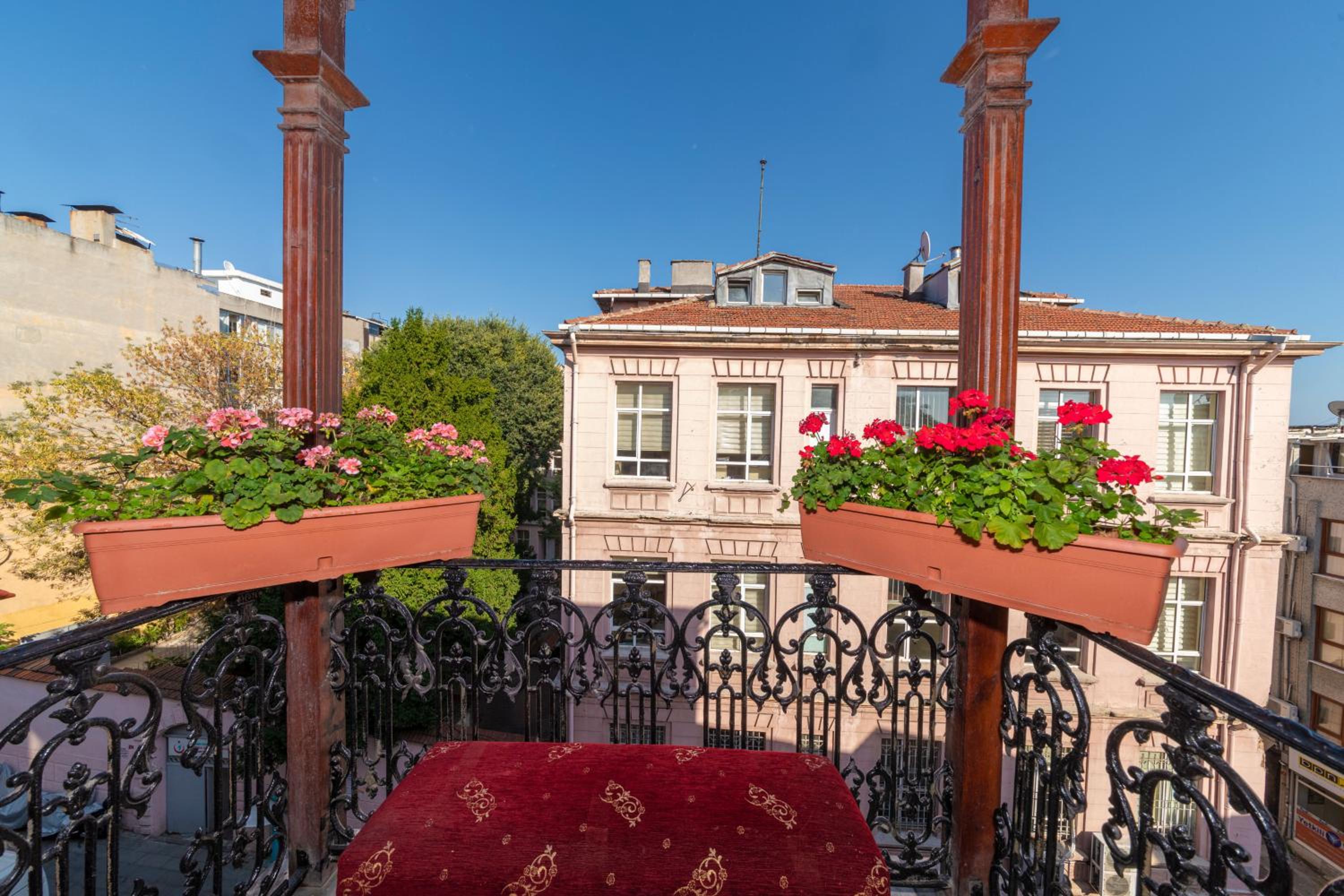 Ista Palace Hotel - Image 144