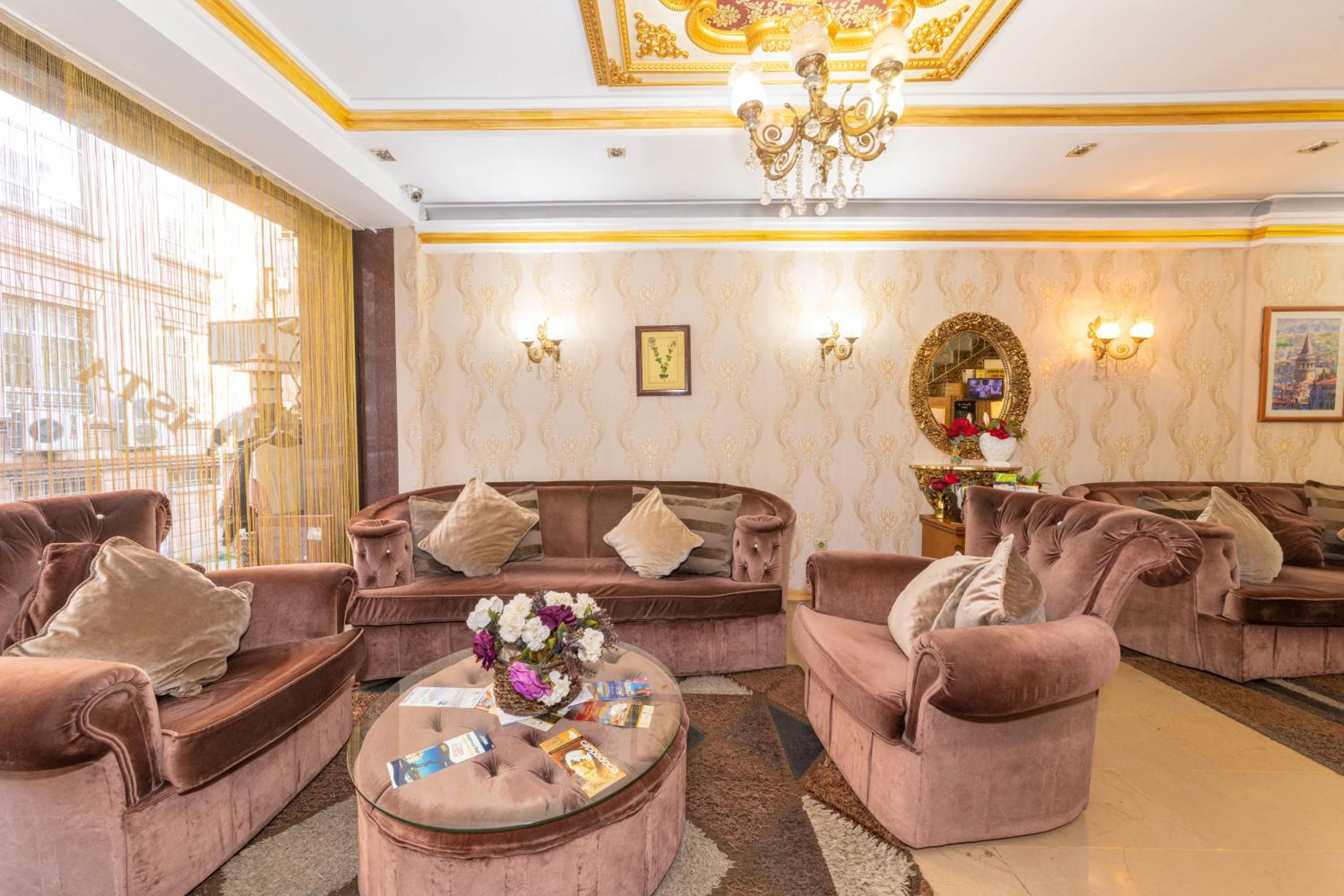 Ista Palace Hotel - Image 153