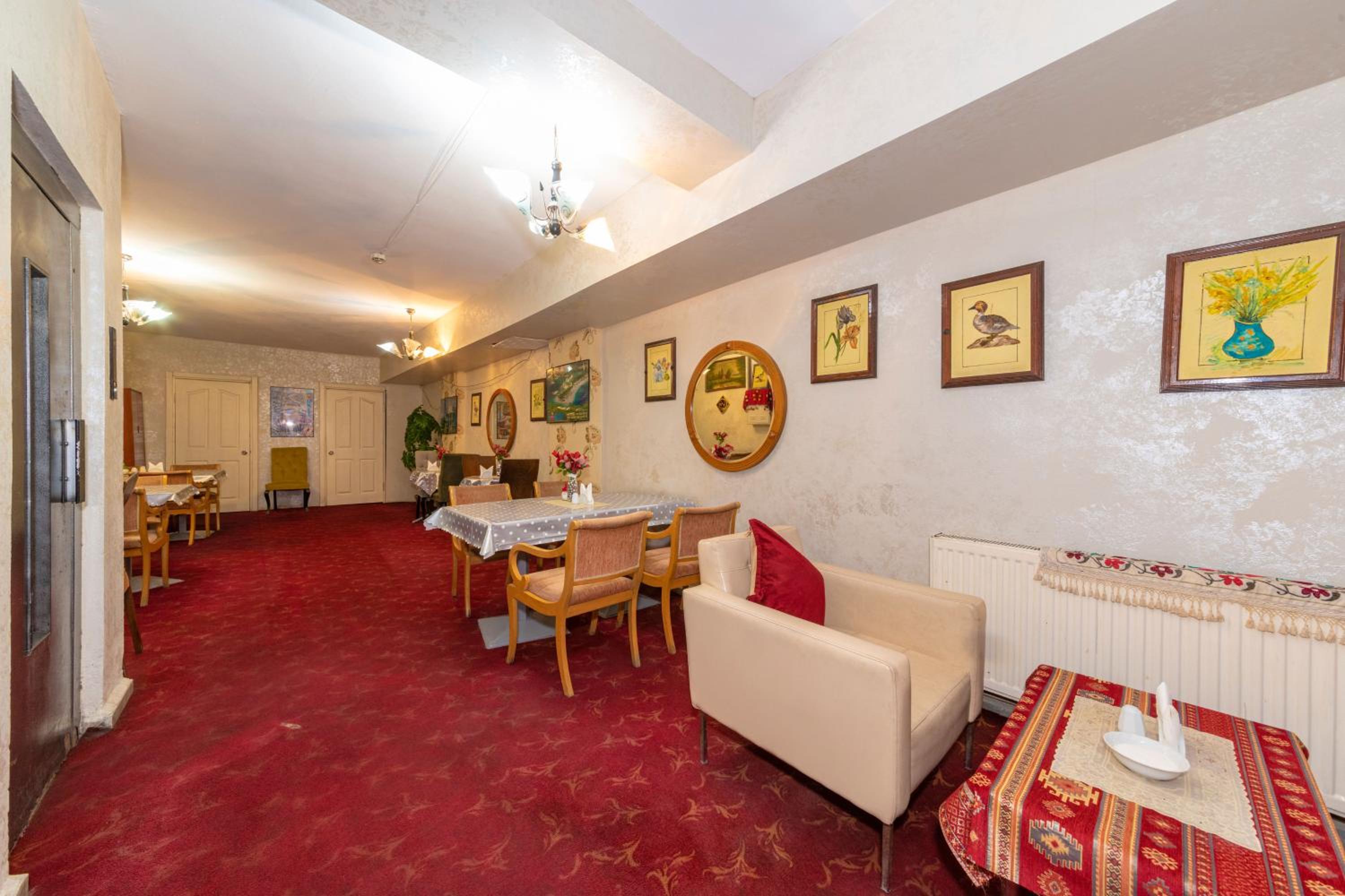 Ista Palace Hotel - Image 96