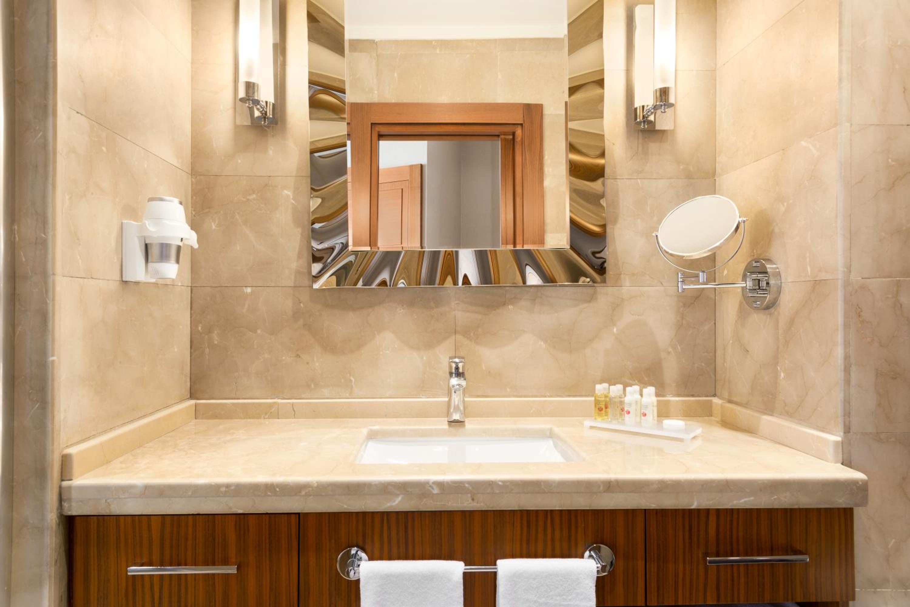 Days Hotel by Wyndham İstanbul Maltepe - Image 19