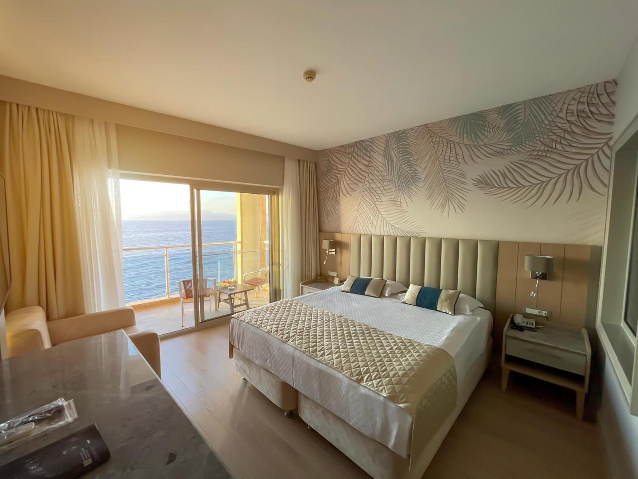 Charisma De Luxe Hotel - Image 54