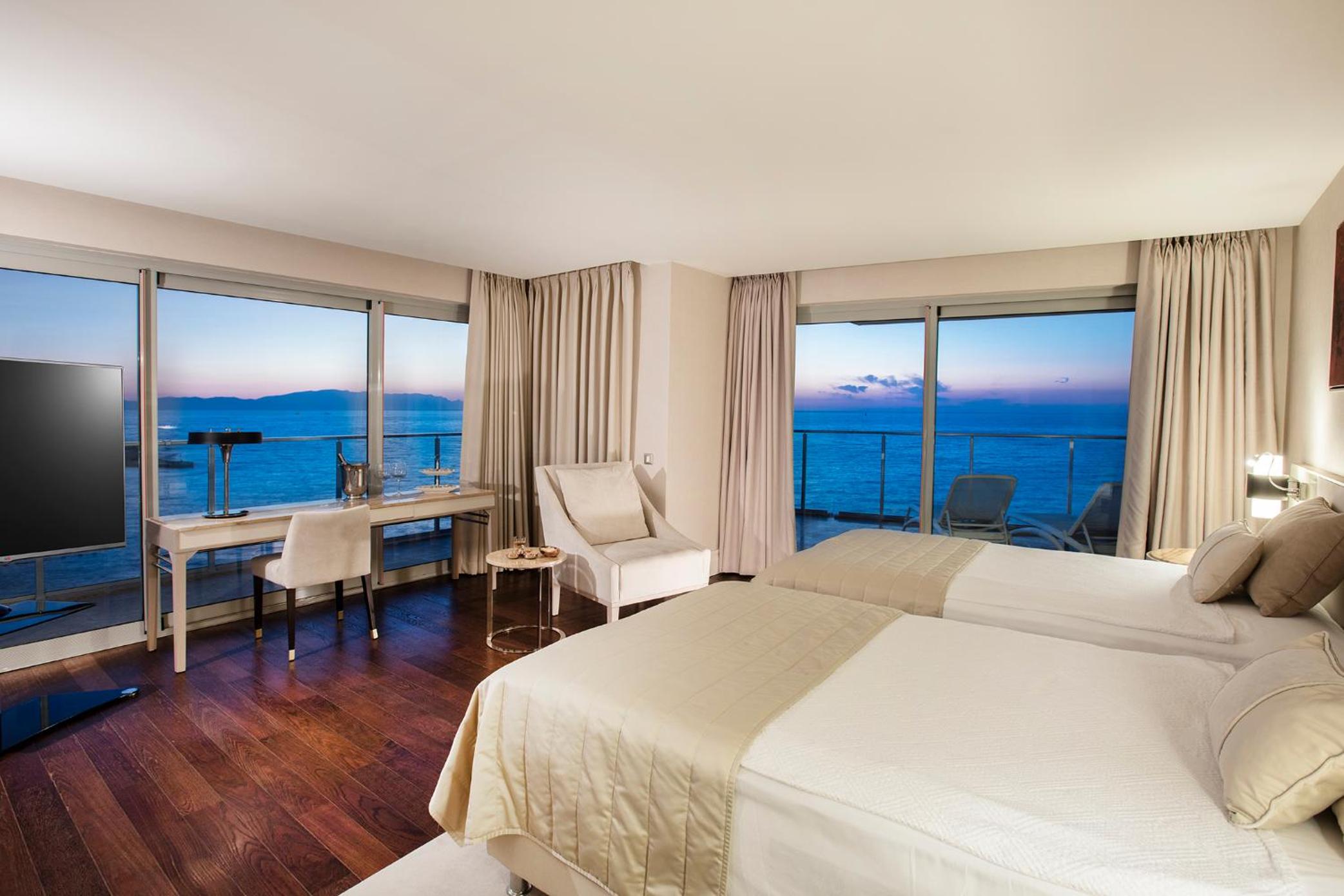 Charisma De Luxe Hotel - Image 53