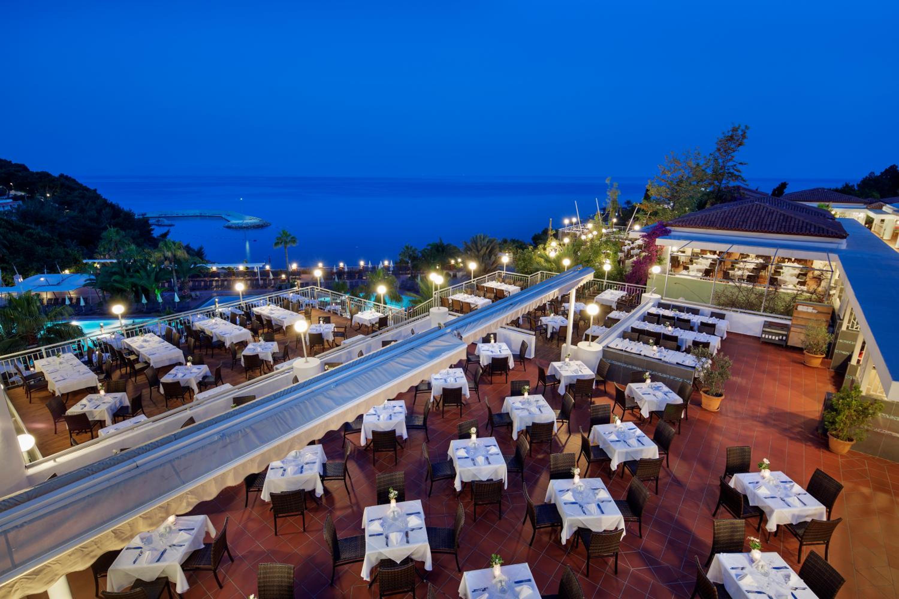 Pine Bay Holiday Resort - Image 38