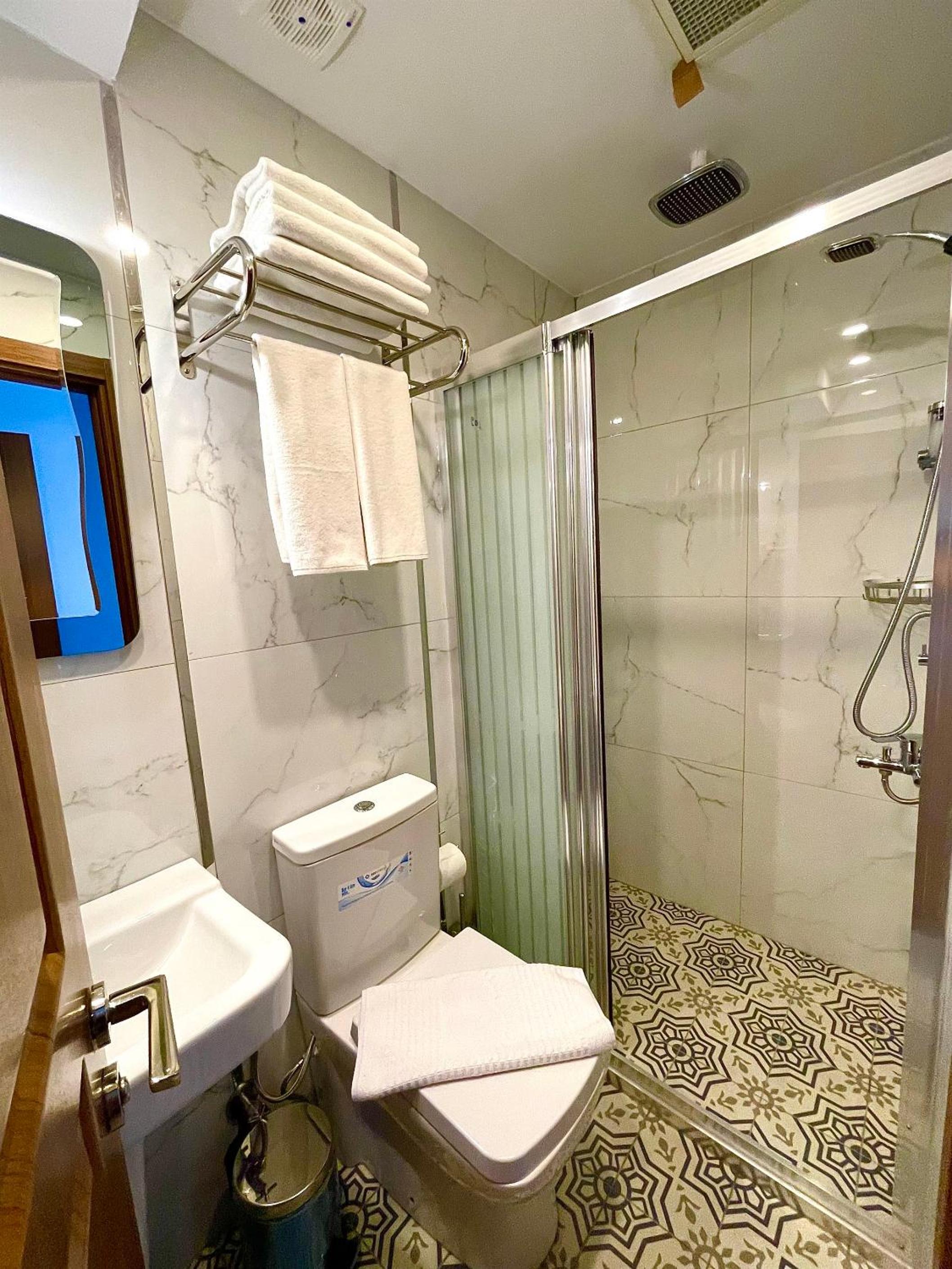 Zem Hotel - Image 8