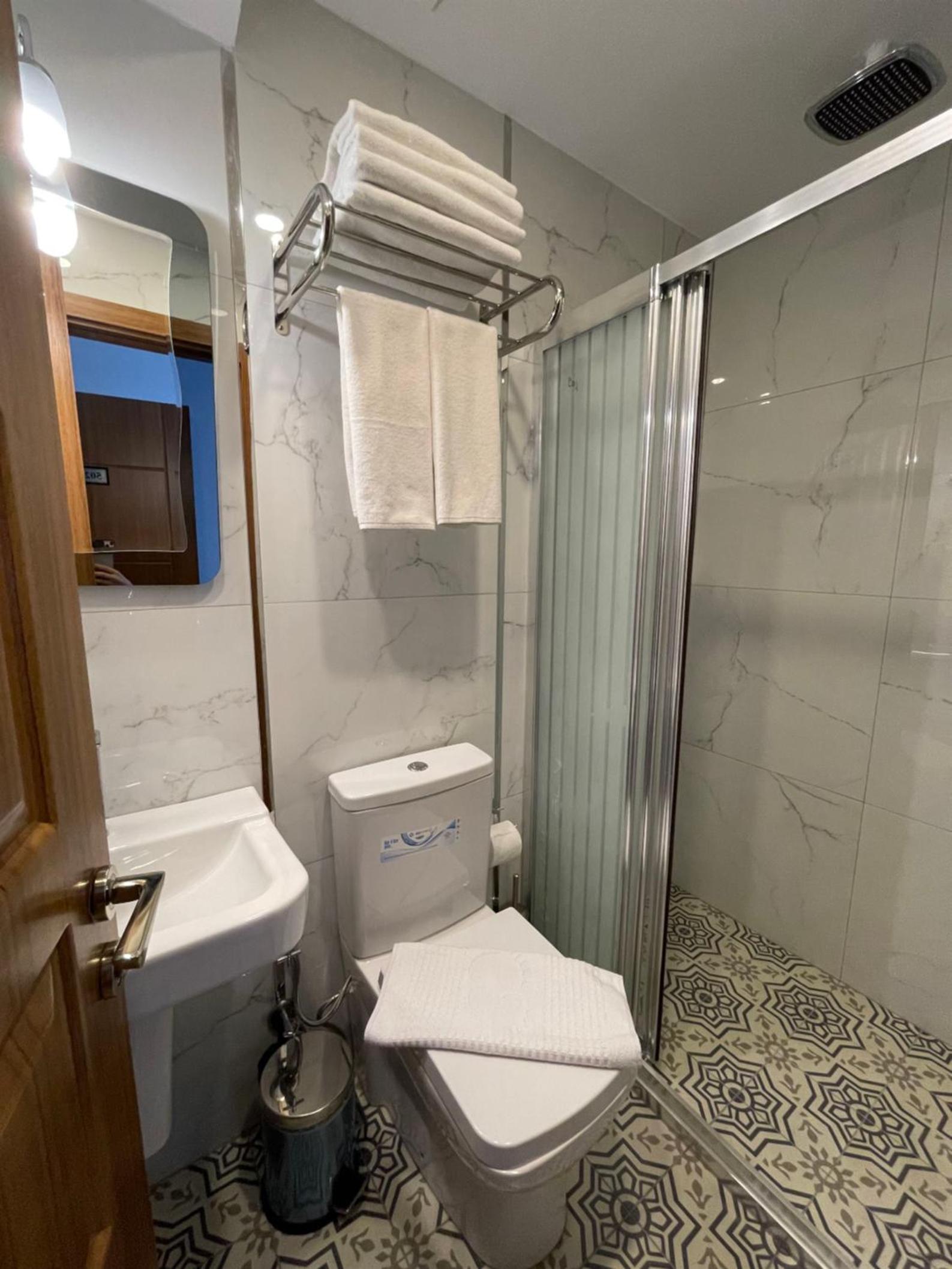 Zem Hotel - Image 9