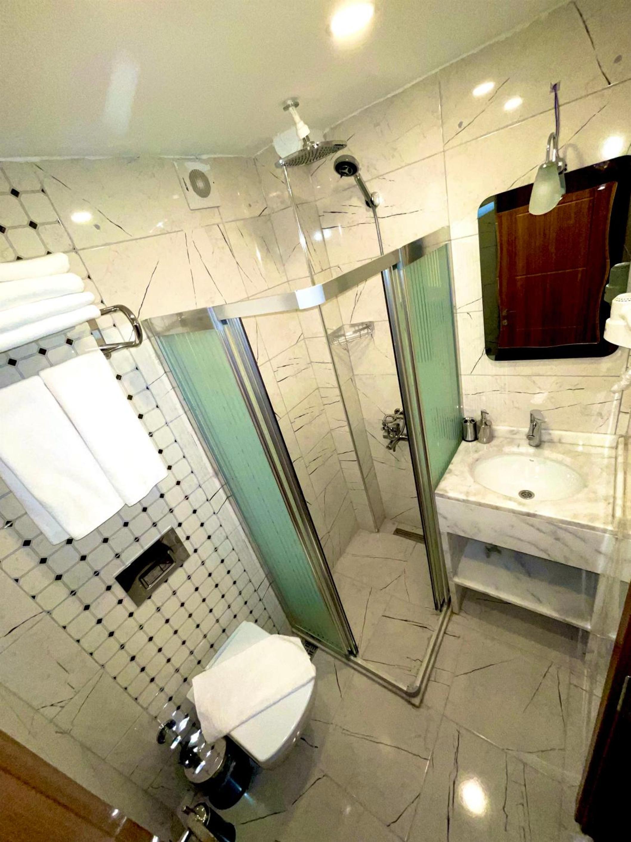 Zem Hotel - Image 11