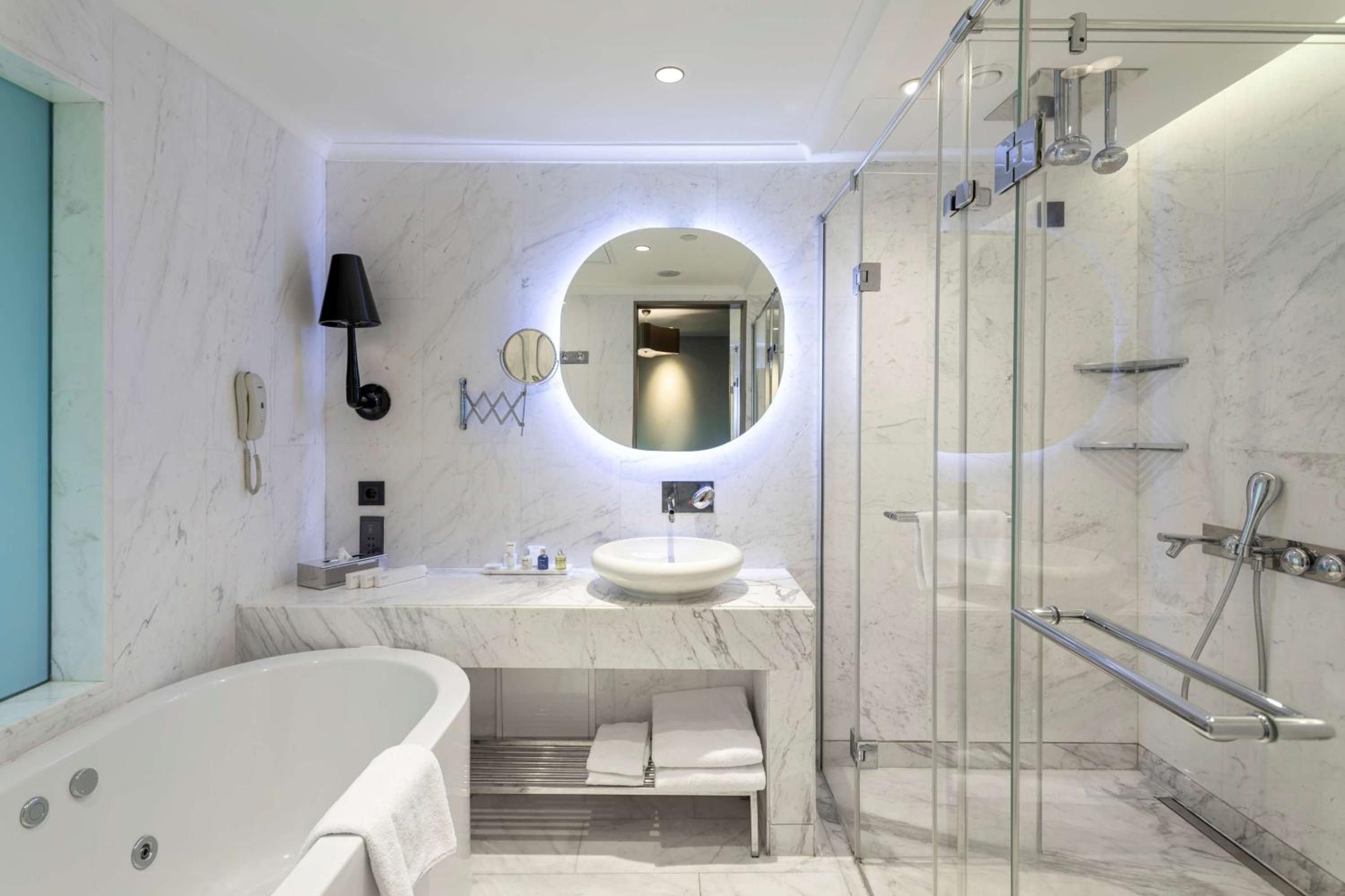 Radisson Blu Otel İstanbul Ottomare - Image 95