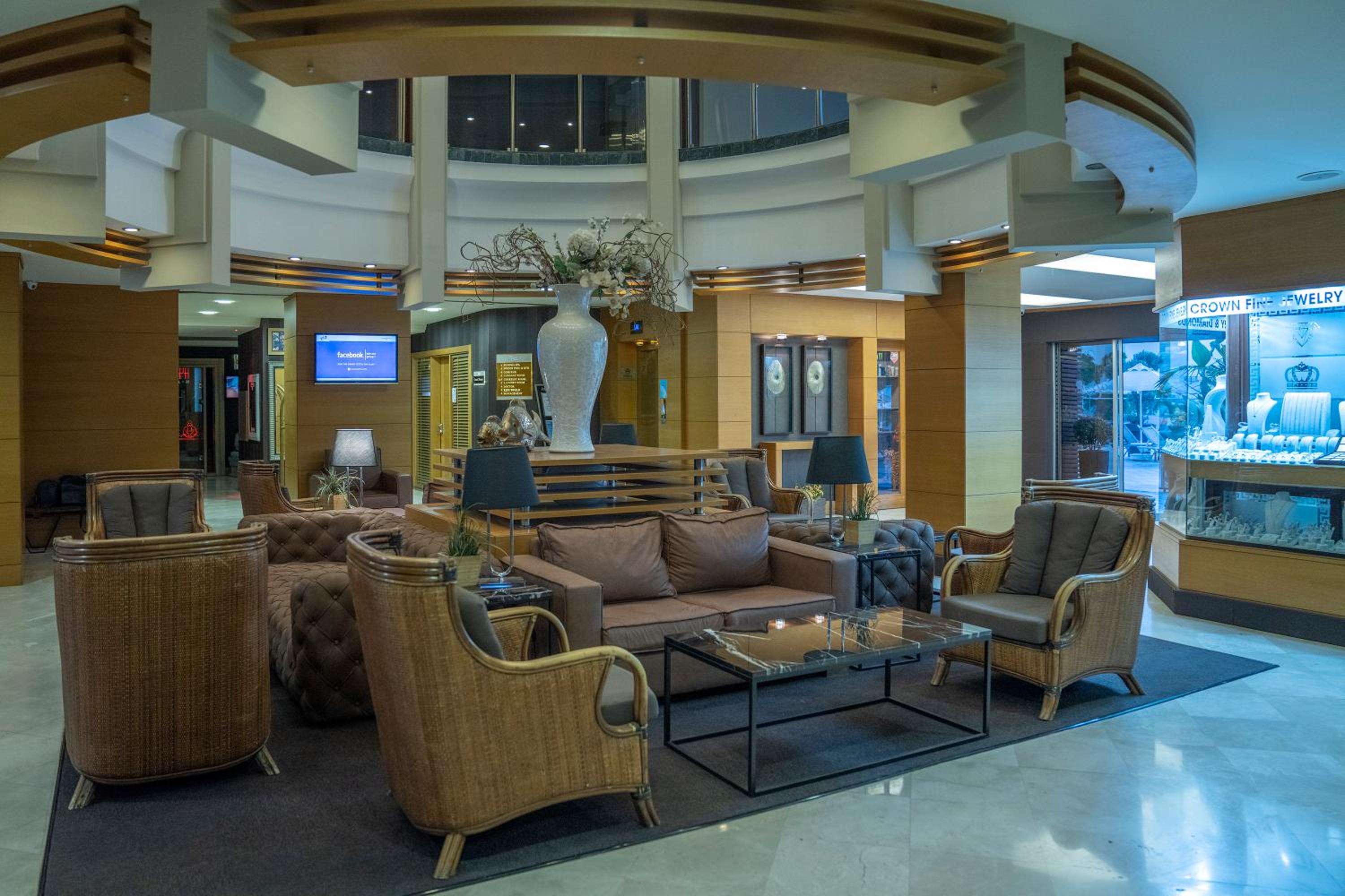 Grand Cettia Hotel - Image 5
