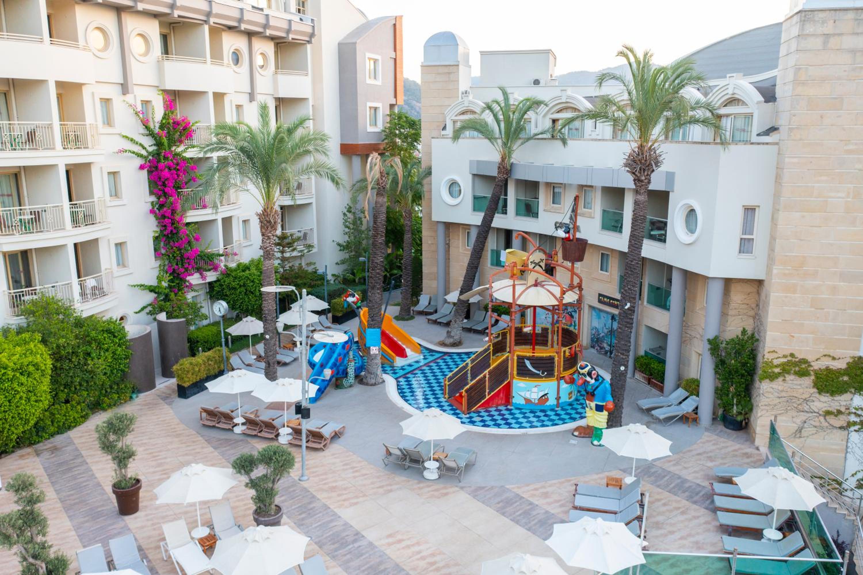 Grand Cettia Hotel - Image 28