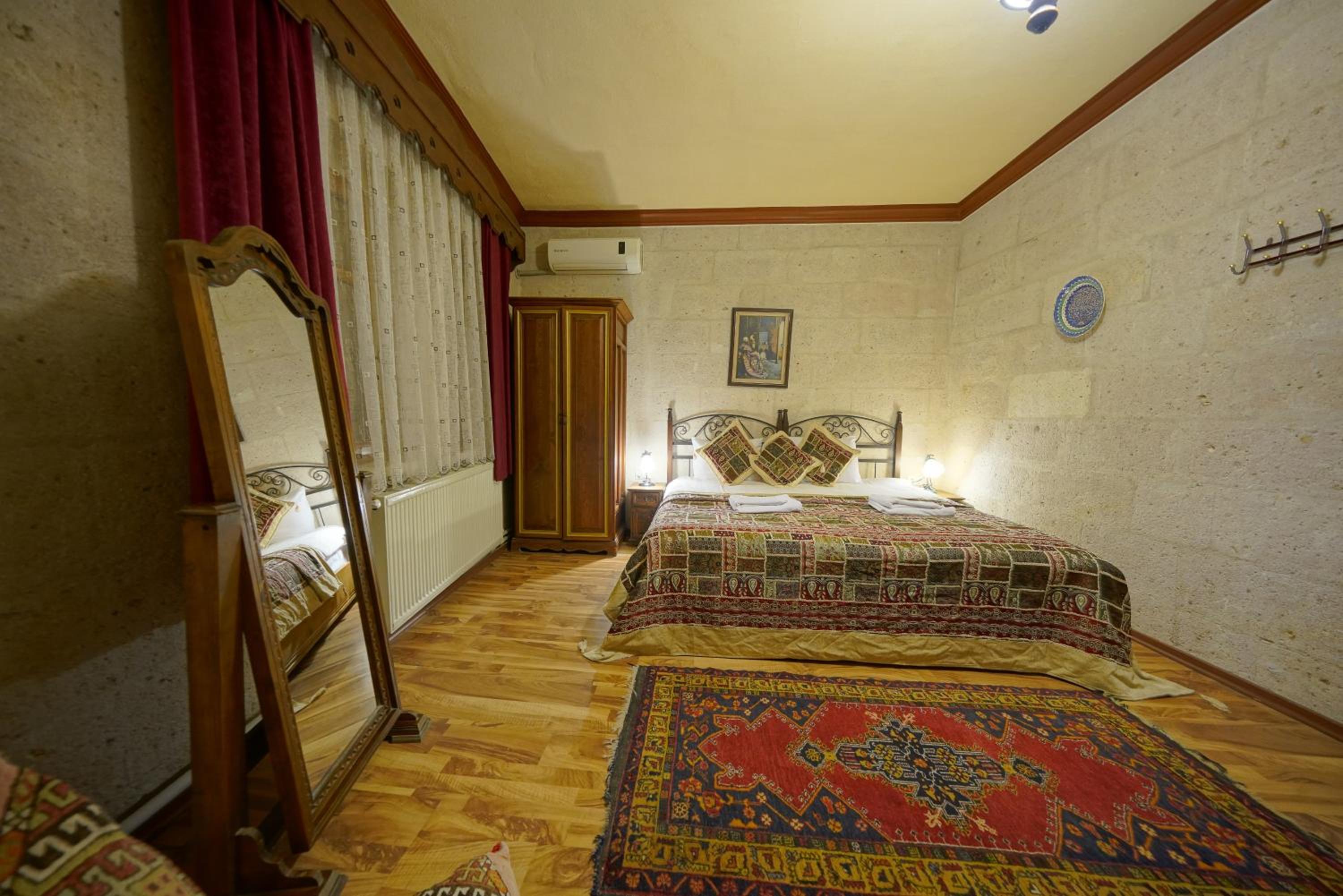 Arch Palace - Image 67