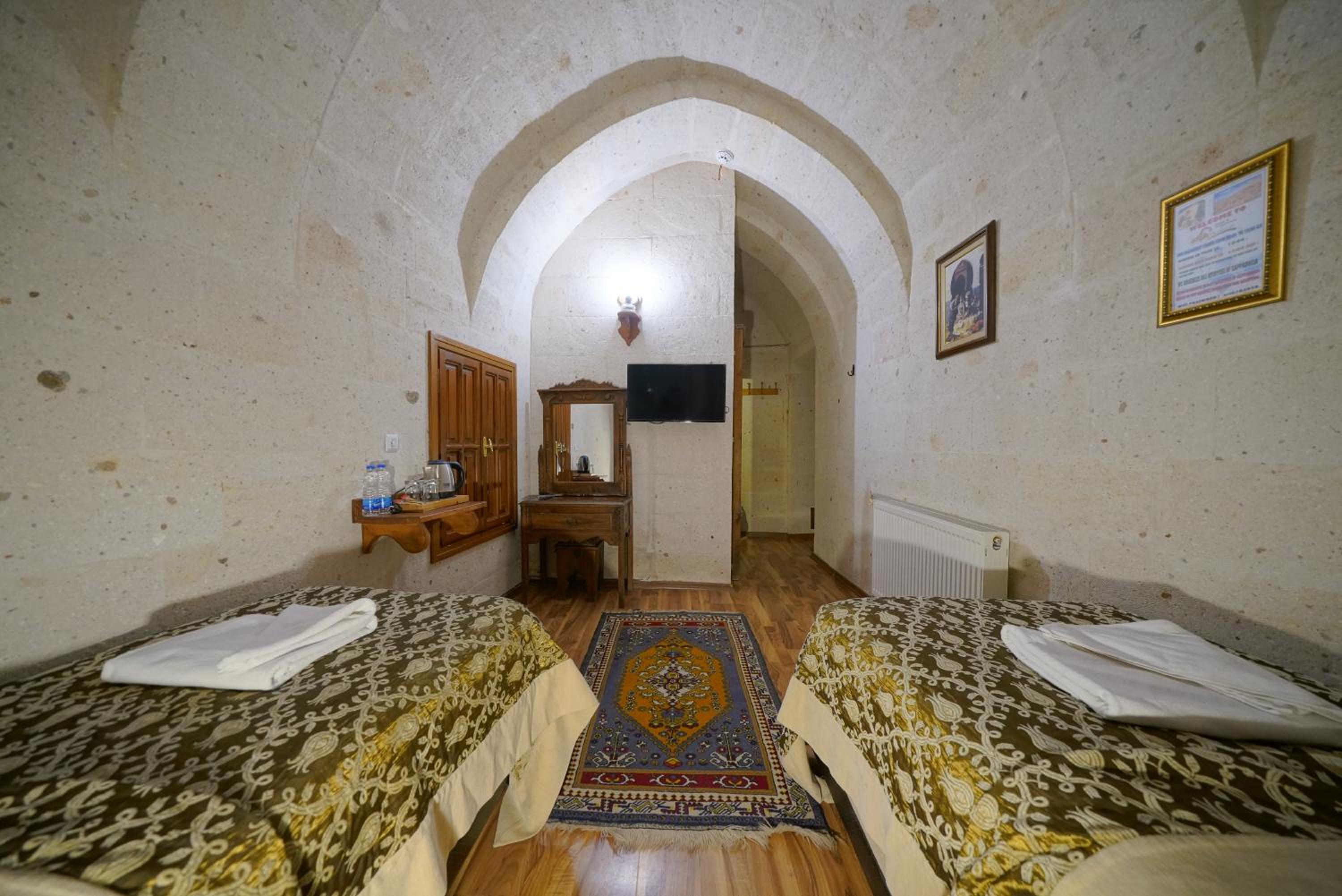 Arch Palace - Image 88
