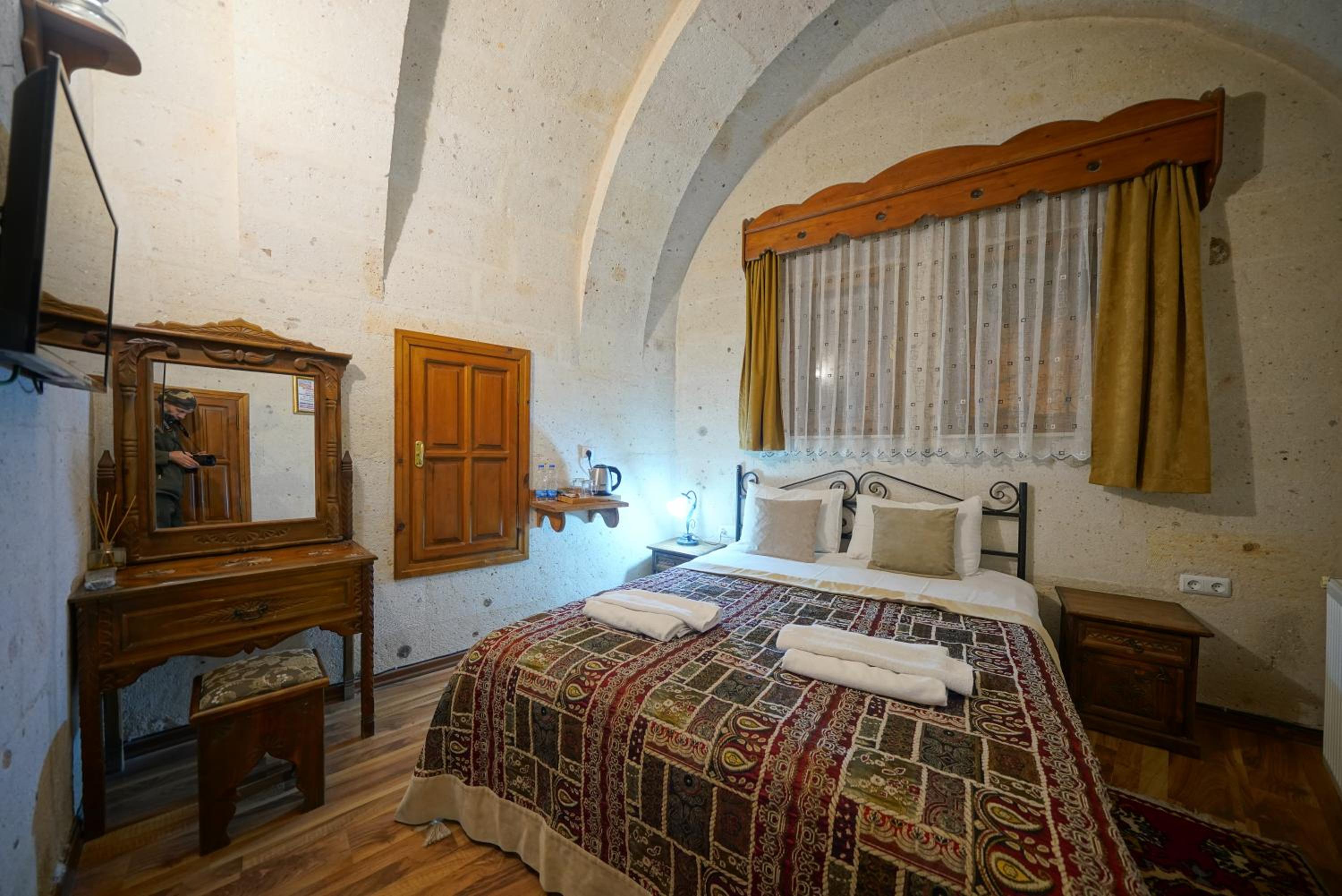 Arch Palace - Image 40