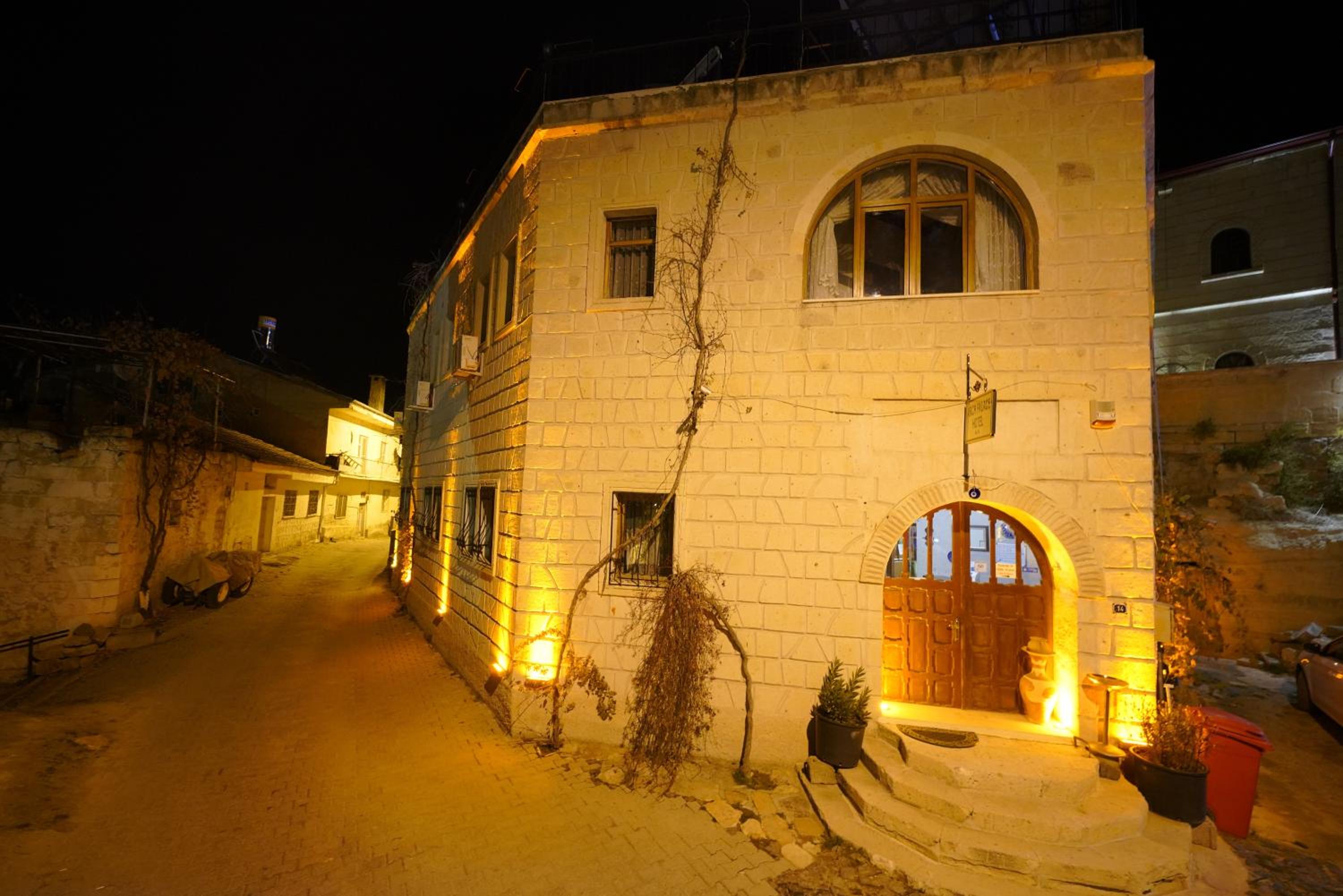 Arch Palace - Image 45