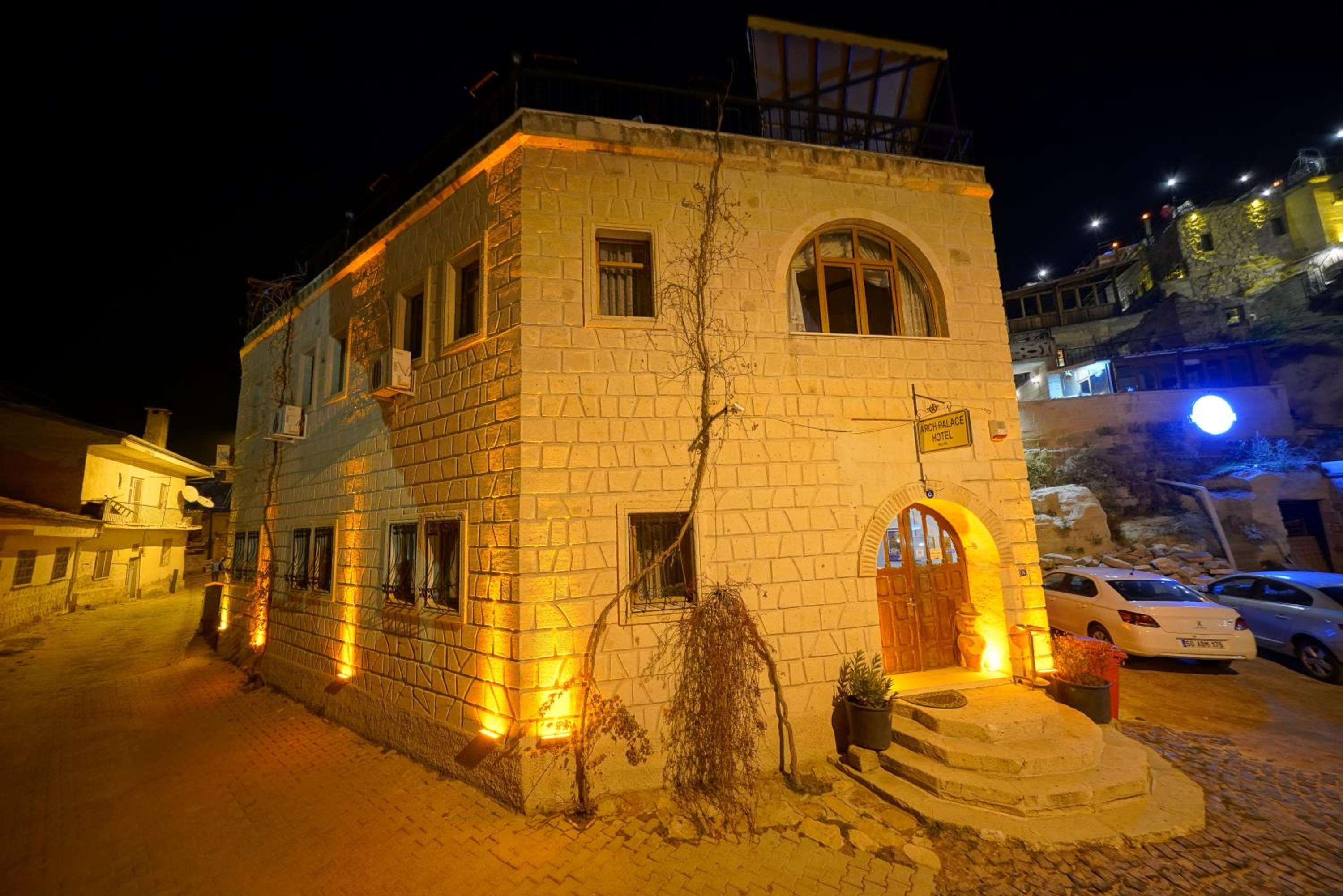 Arch Palace - Image 47