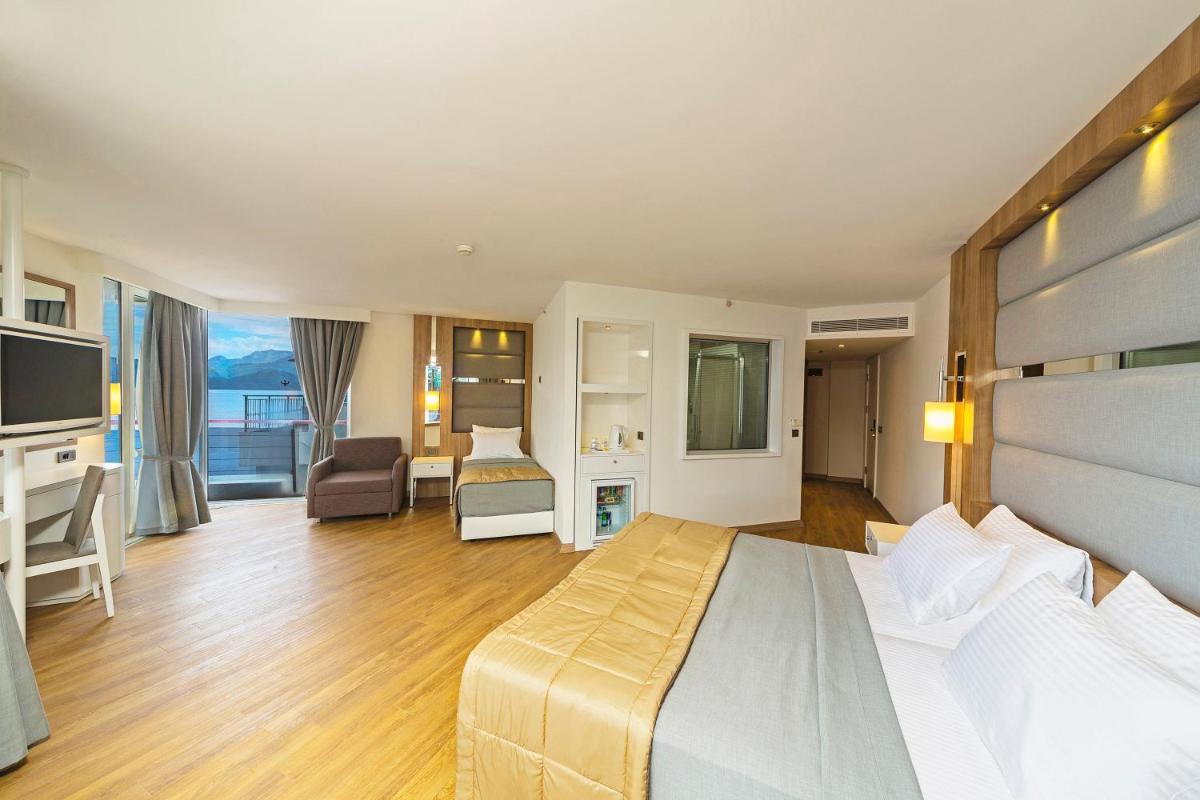 Poseidon Hotel - Adult Only - Image 23