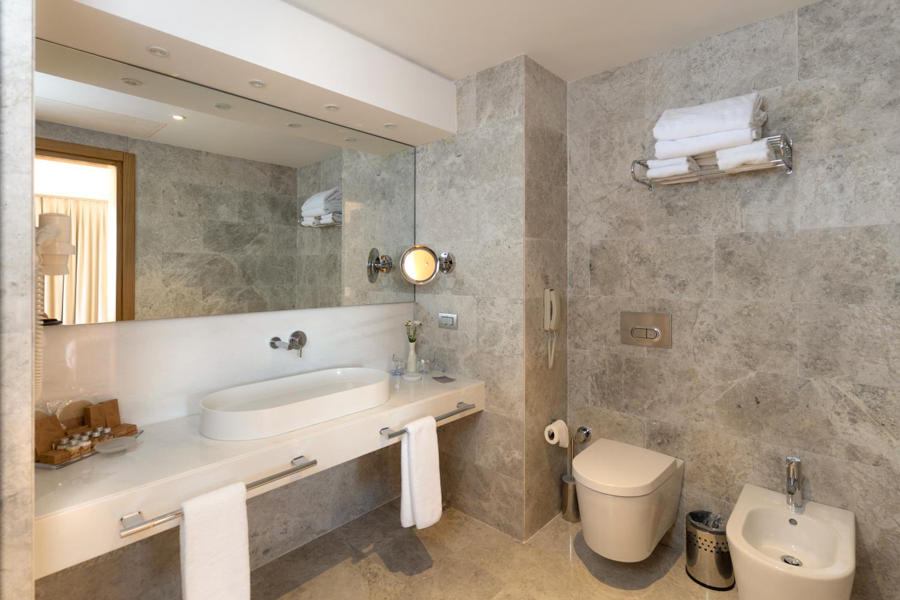 ON'LIVE OTEL - Image 65