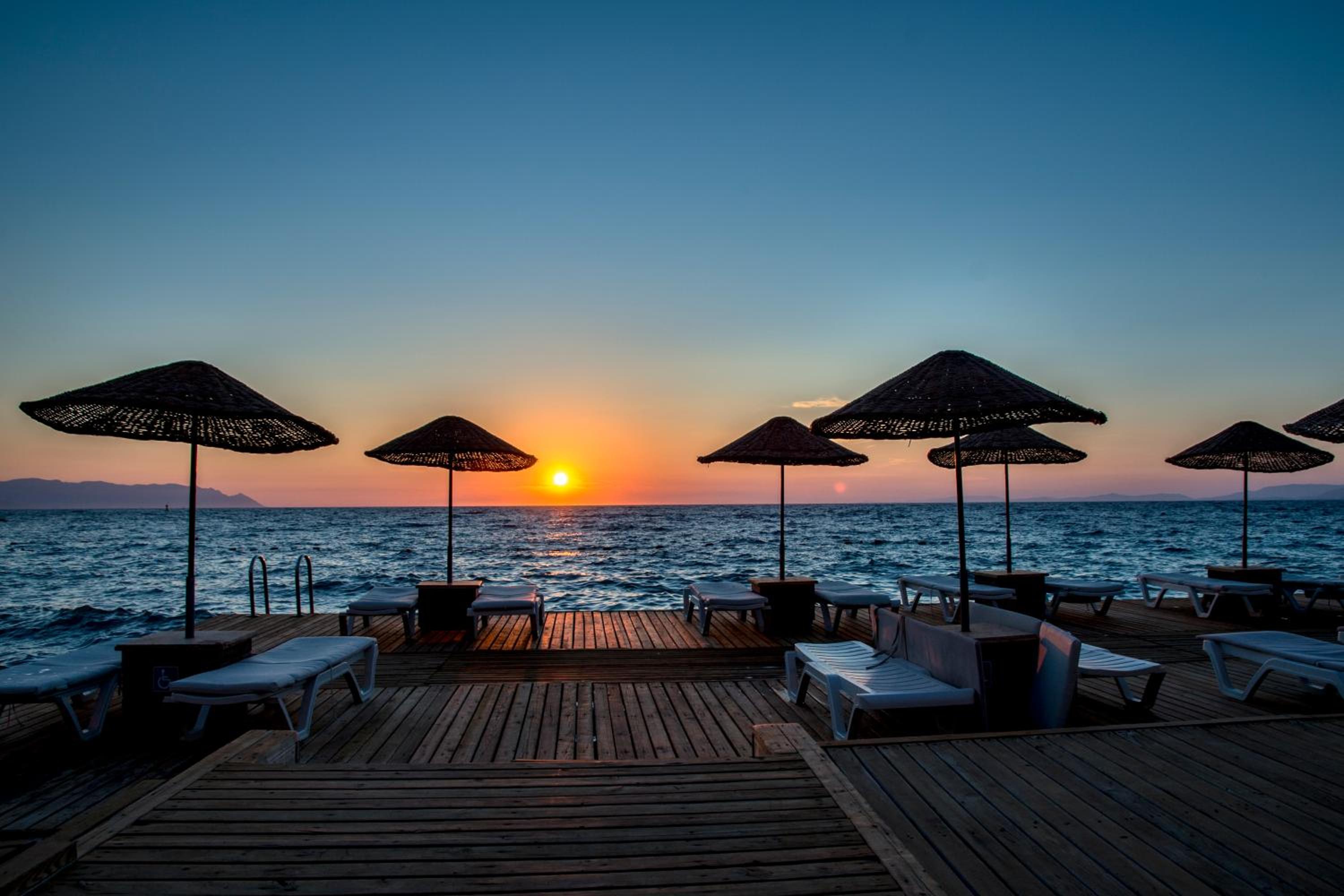 Charisma De Luxe Hotel - Image 38