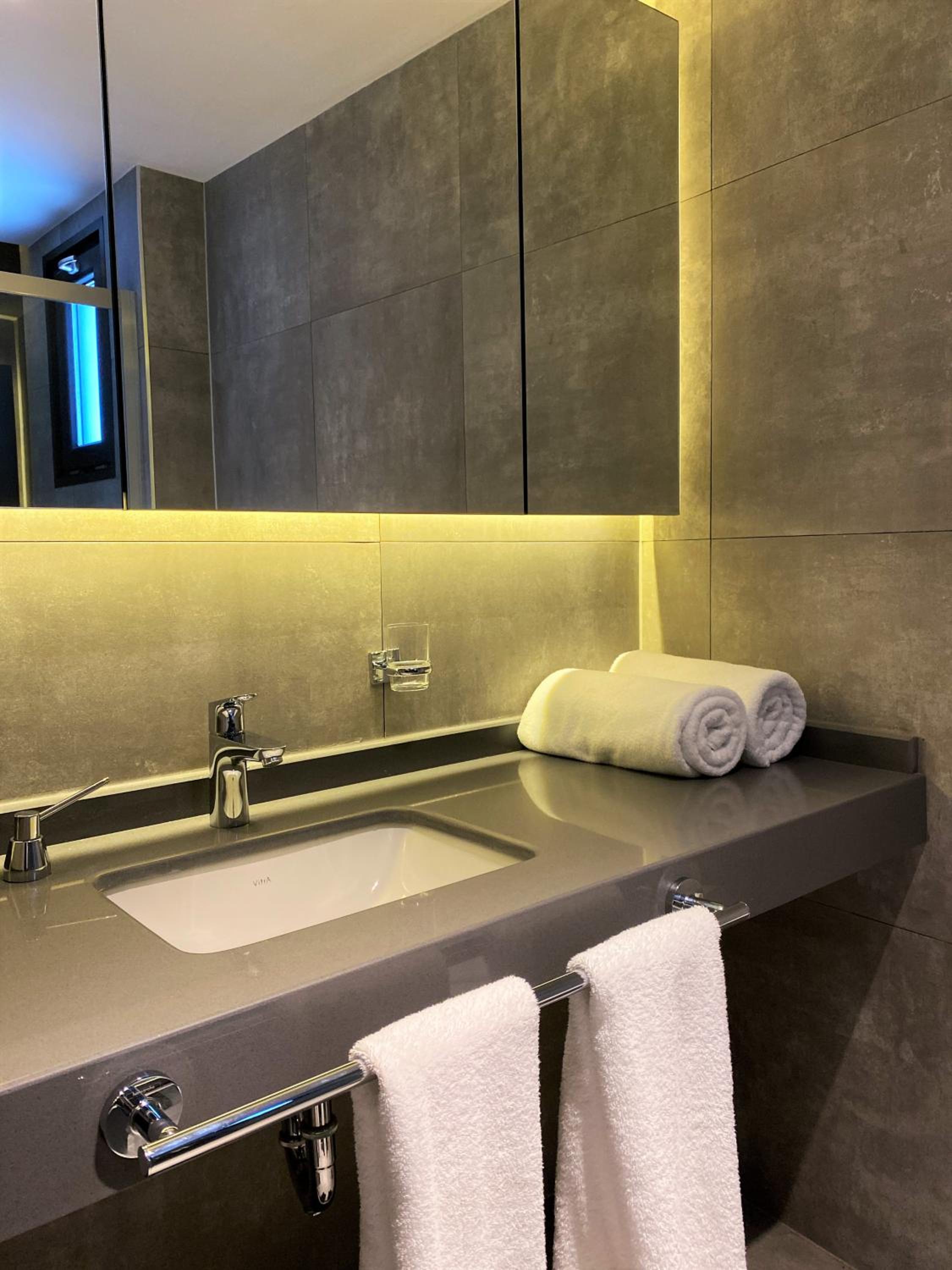 Z-Suites - Image 76