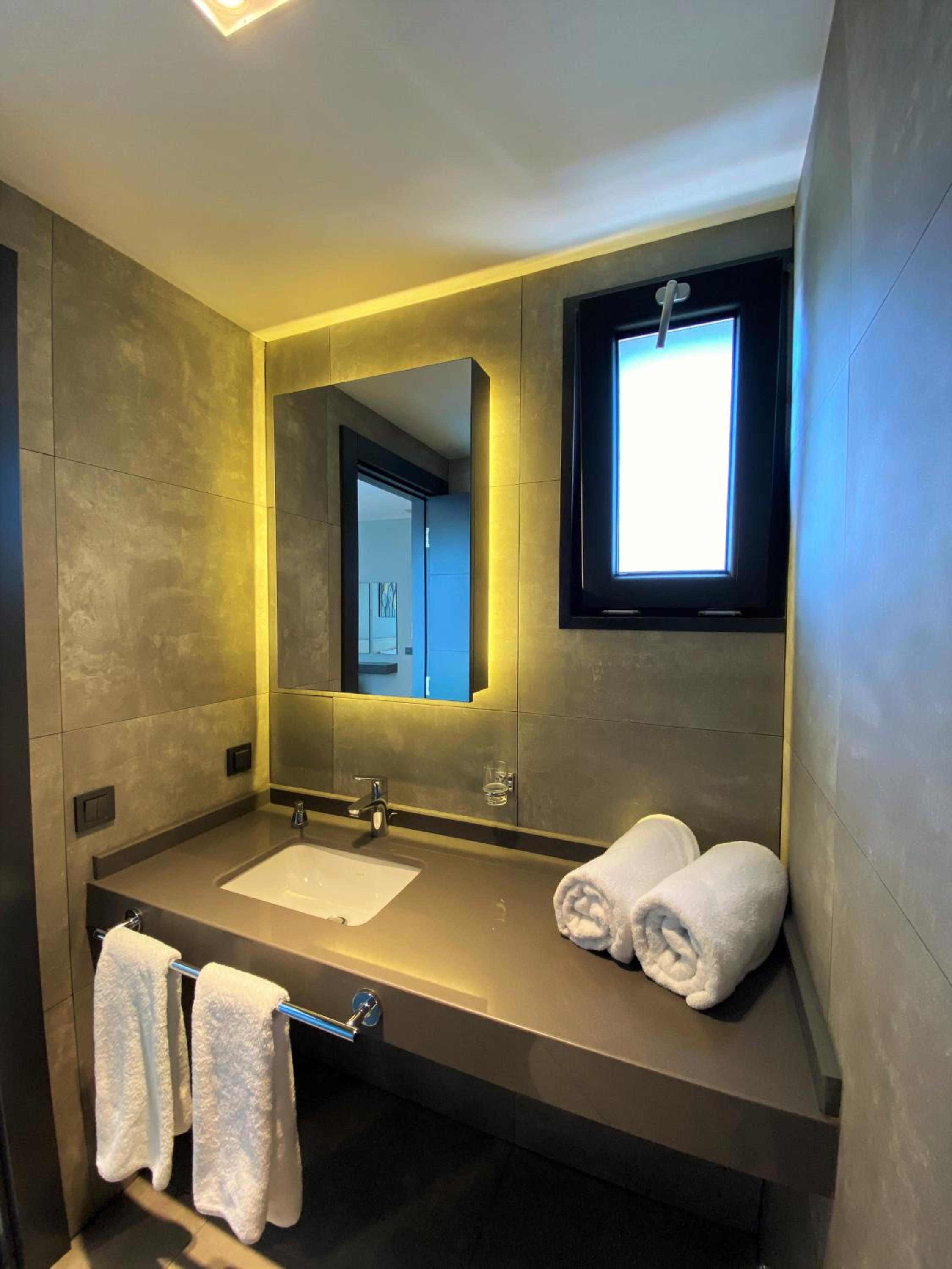 Z-Suites - Image 34