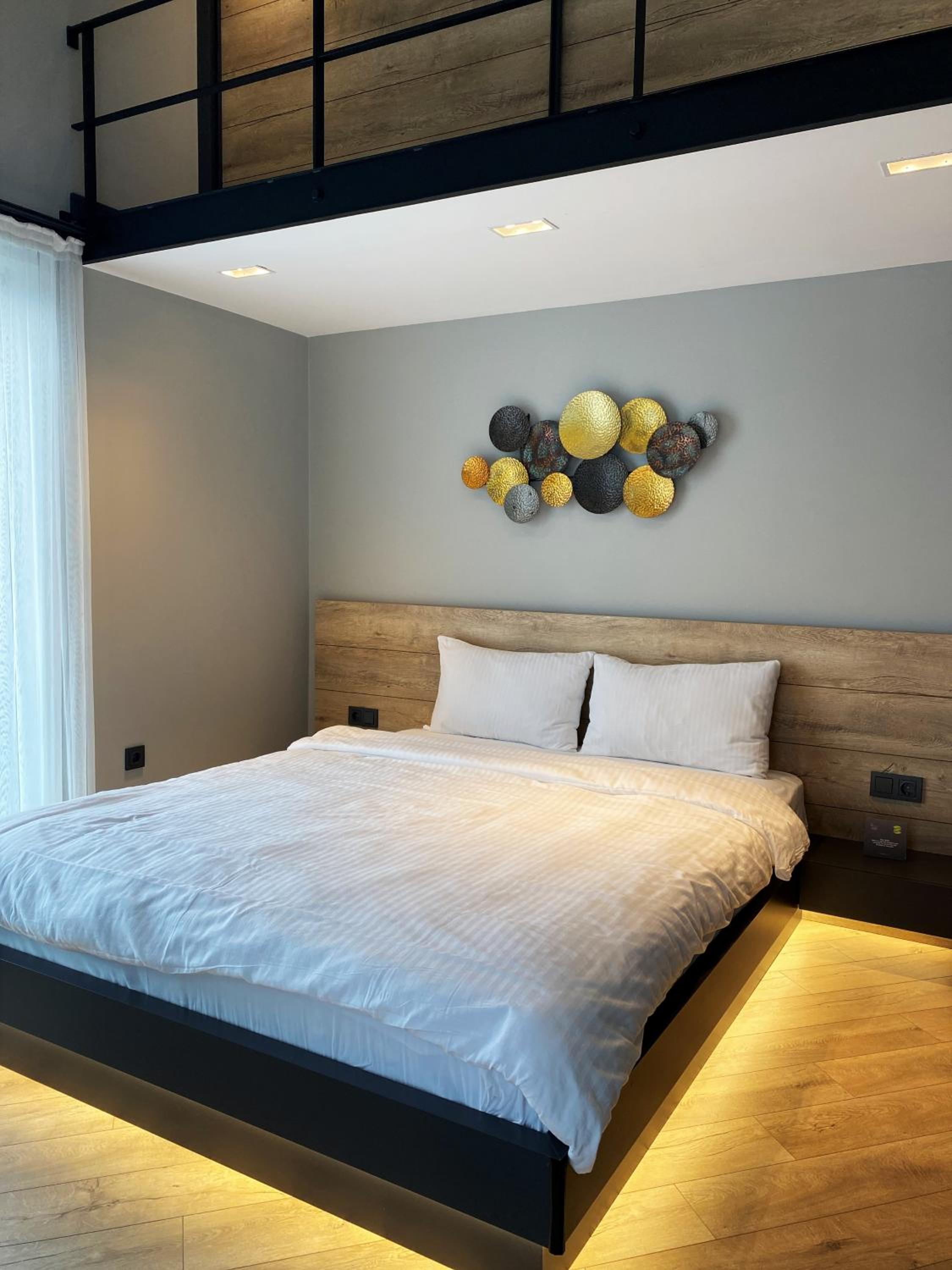 Z-Suites - Image 40