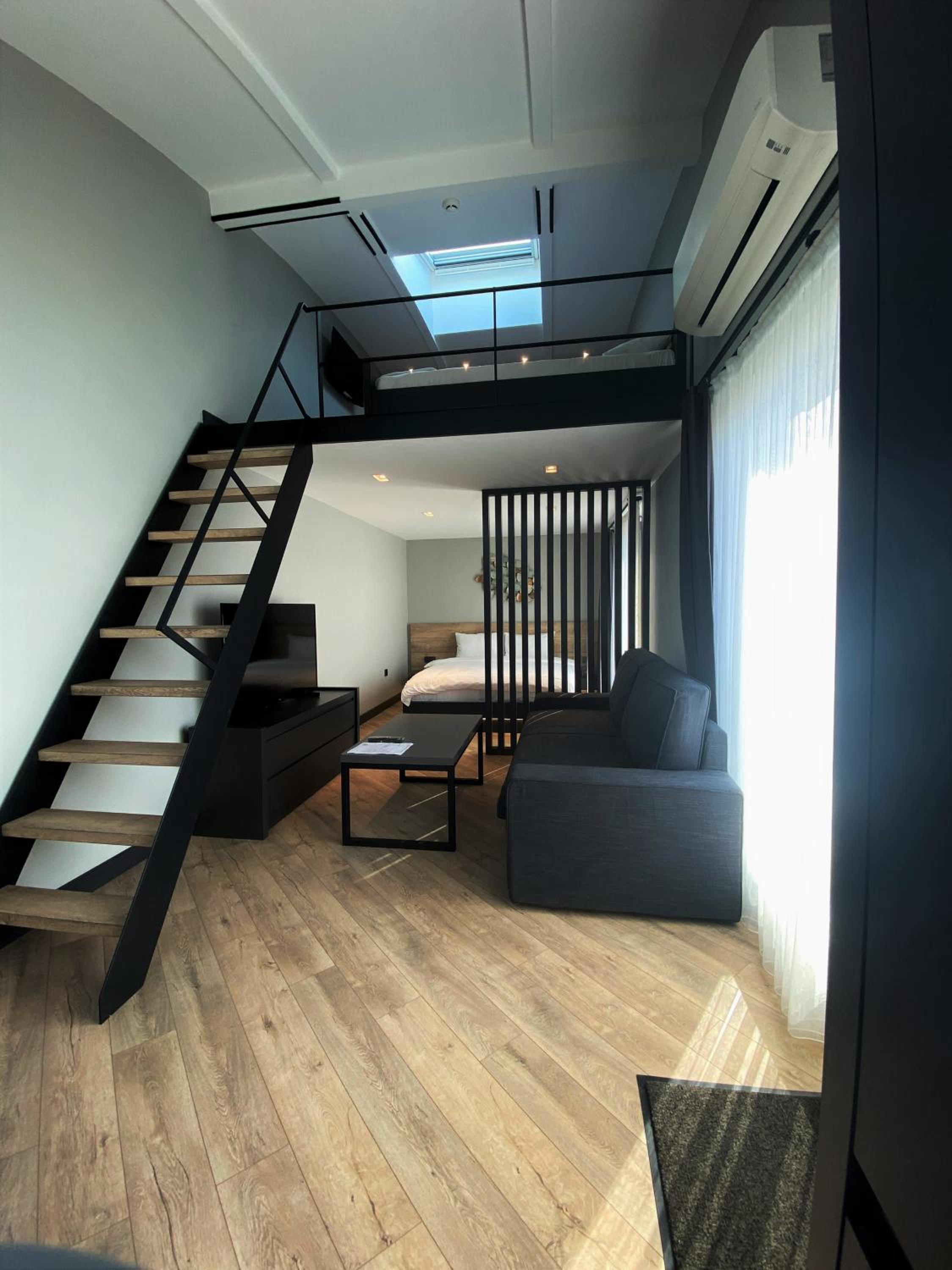 Z-Suites - Image 84