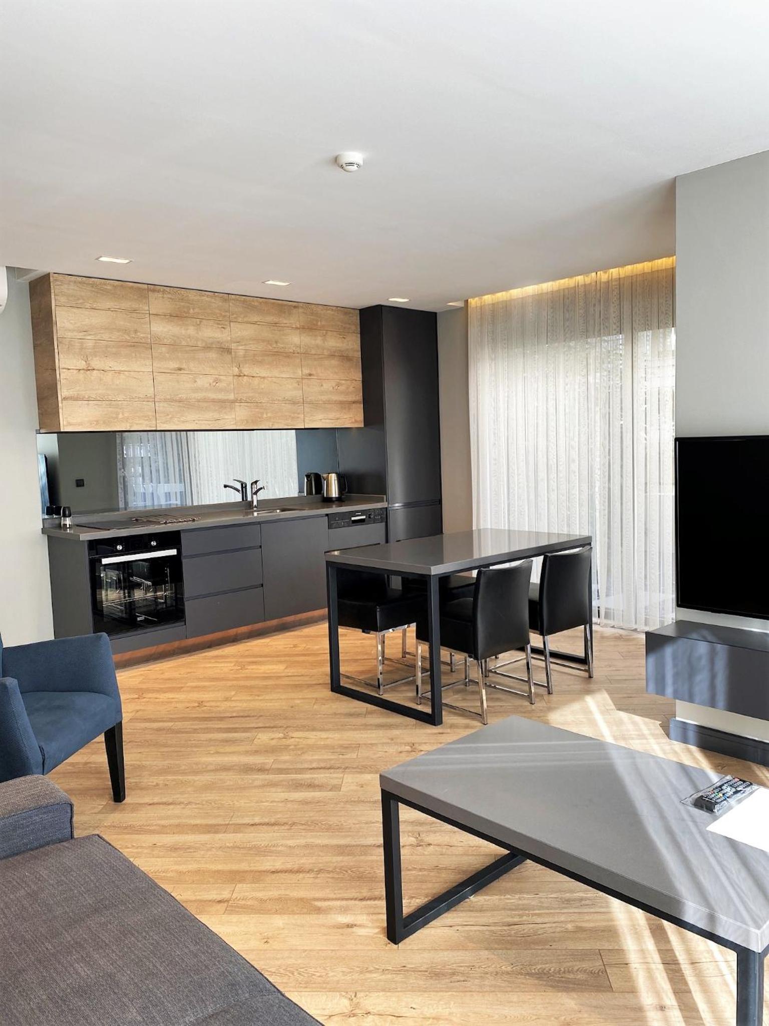 Z-Suites - Image 119