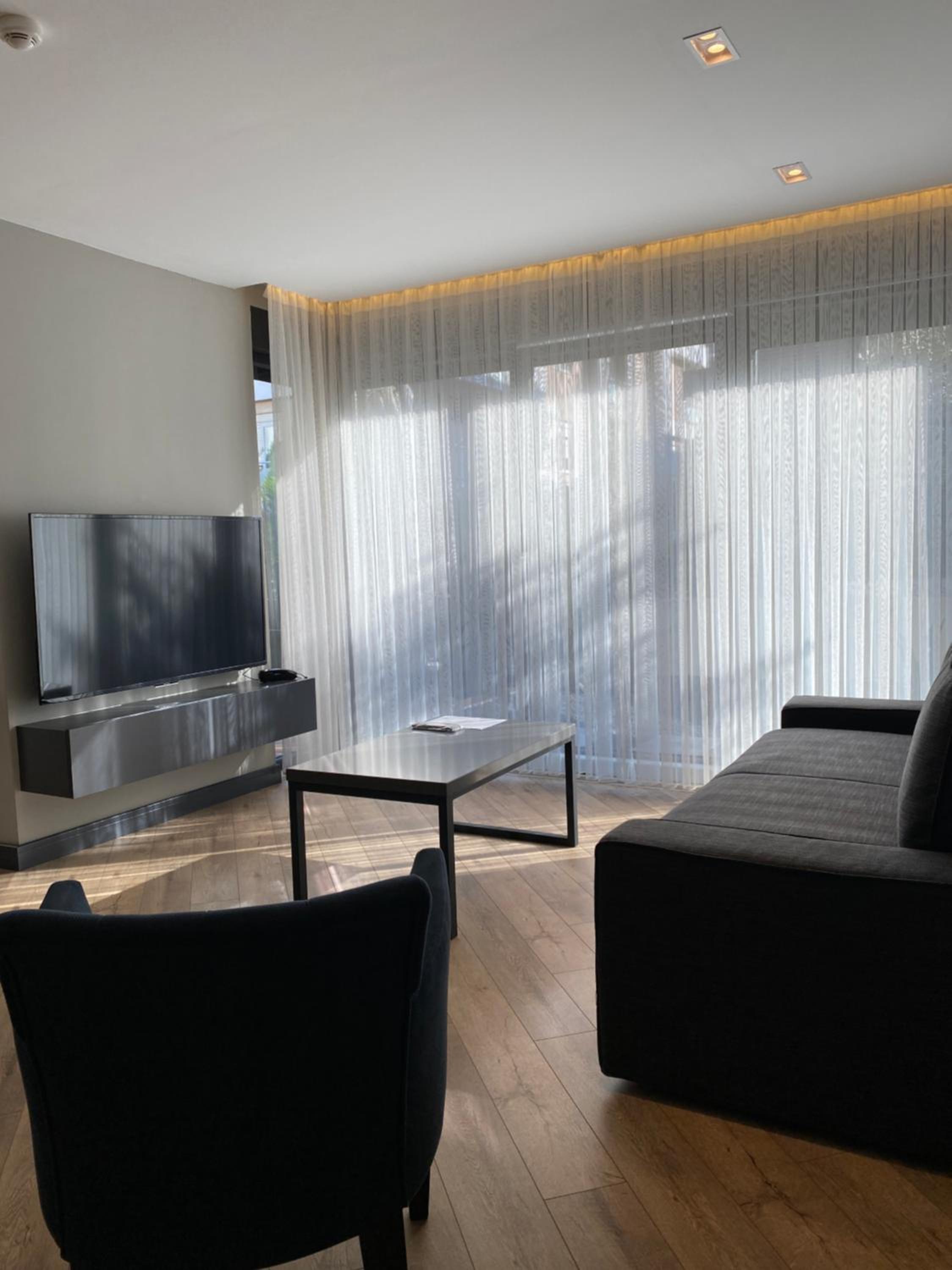 Z-Suites - Image 86