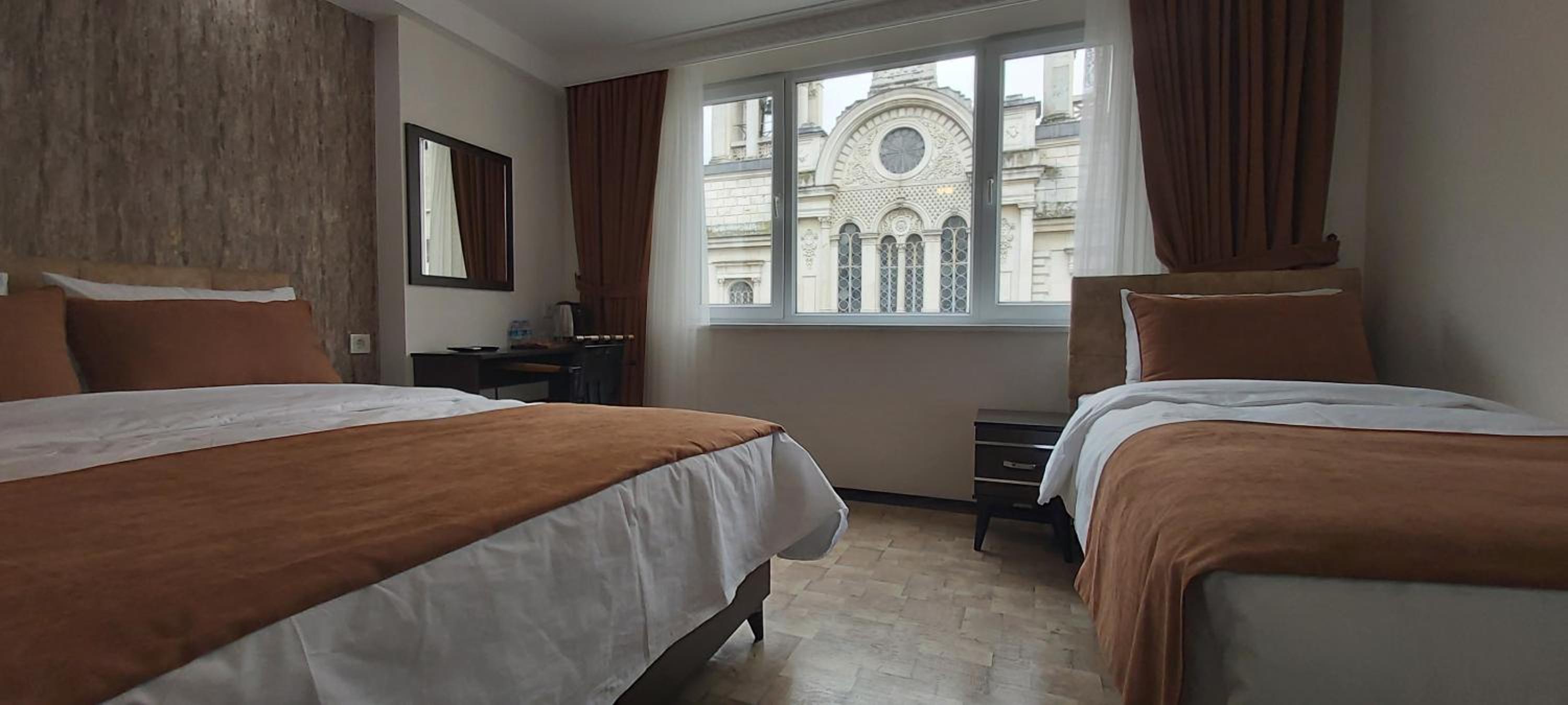 HOTEL GLOBAL 2022 becomes GLOBAL OTEL 2022. - Image 119