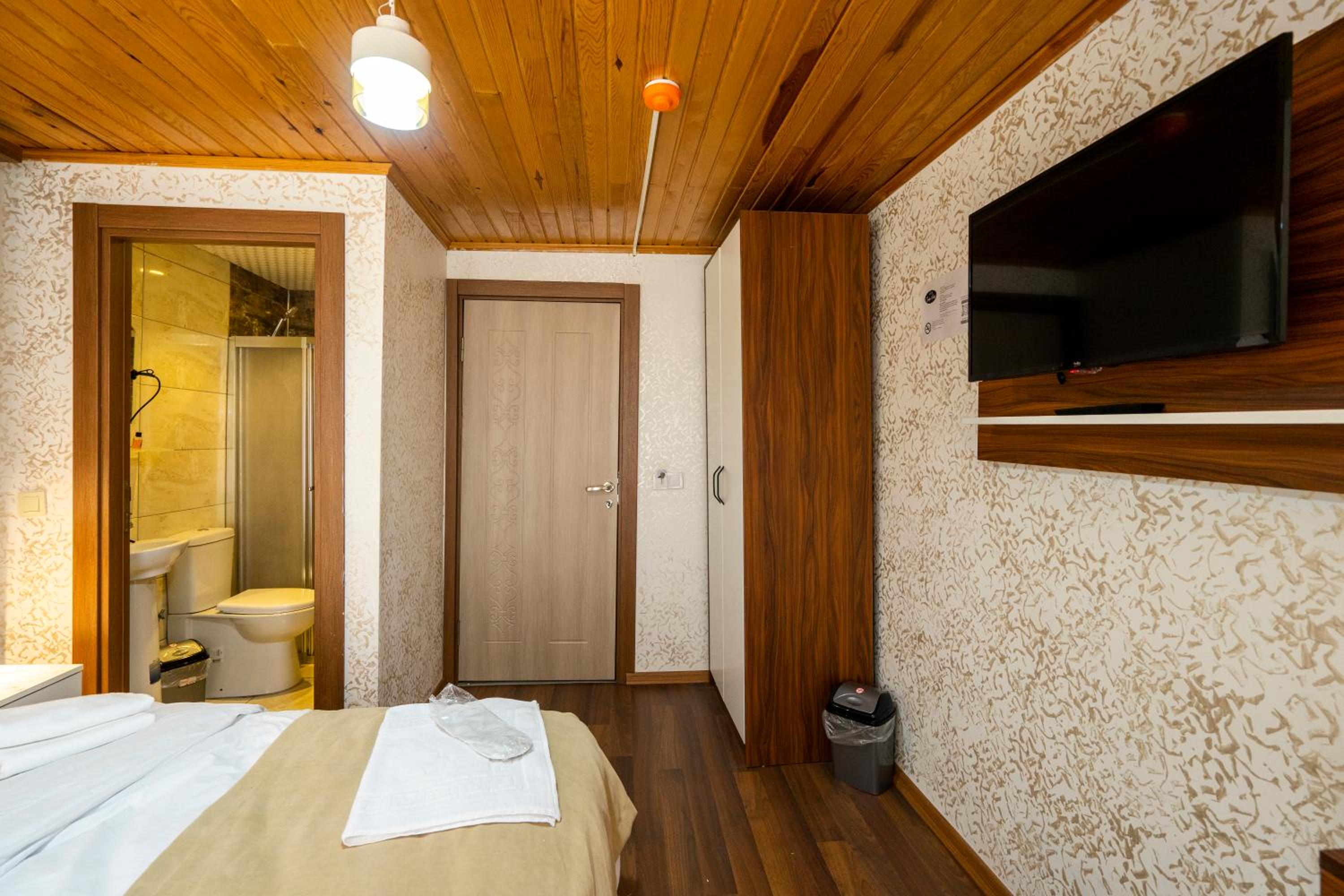 Candy Otel - Image 7
