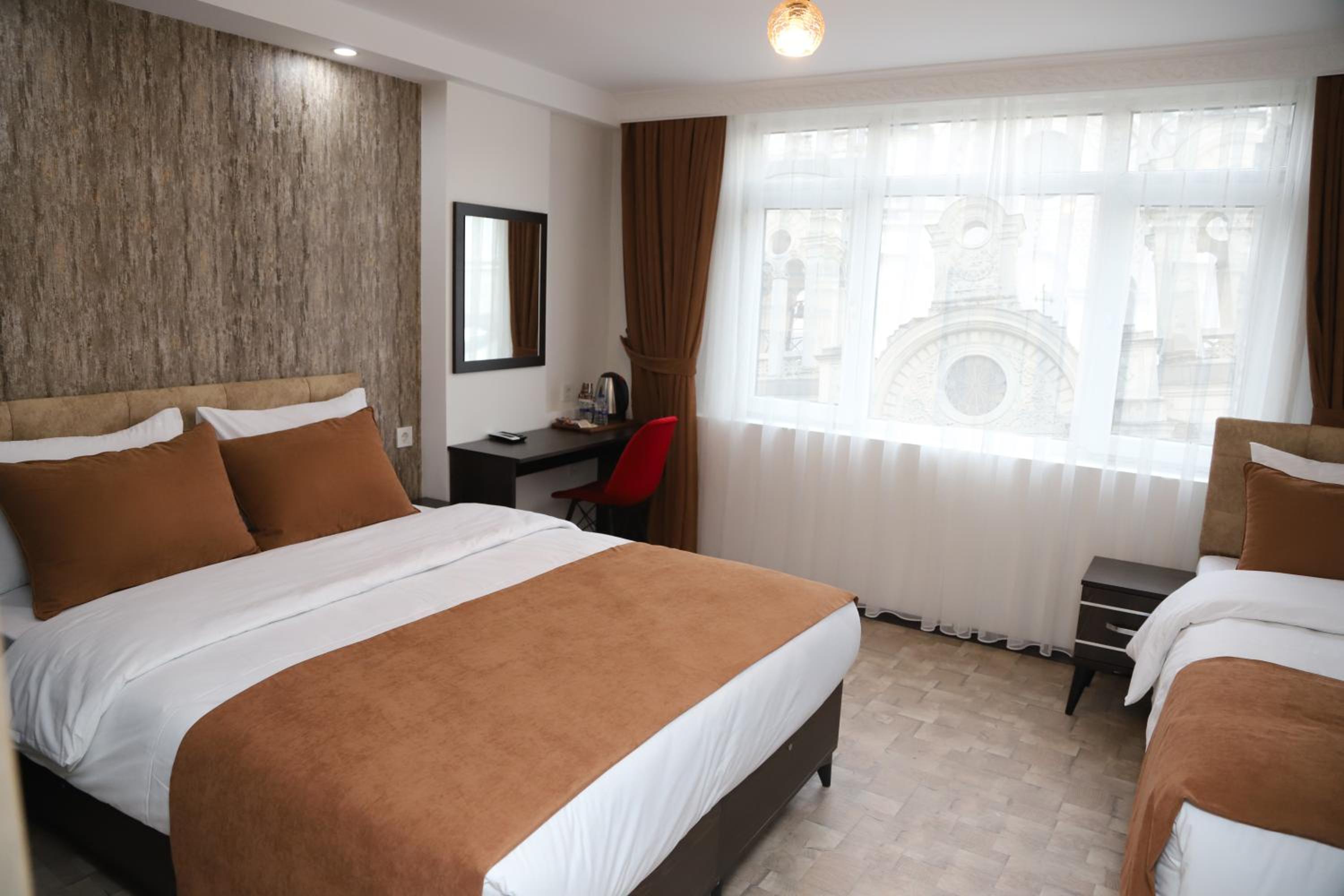 HOTEL GLOBAL 2022 becomes GLOBAL OTEL 2022. - Image 103