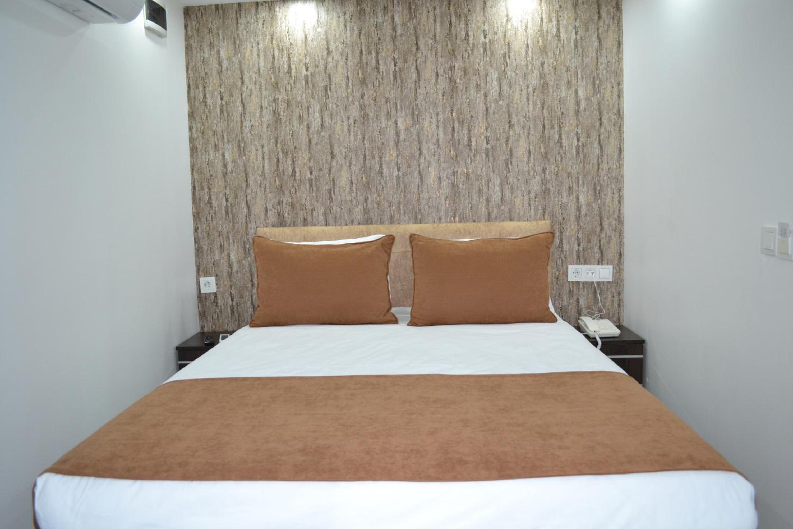 HOTEL GLOBAL 2022 becomes GLOBAL OTEL 2022. - Image 136