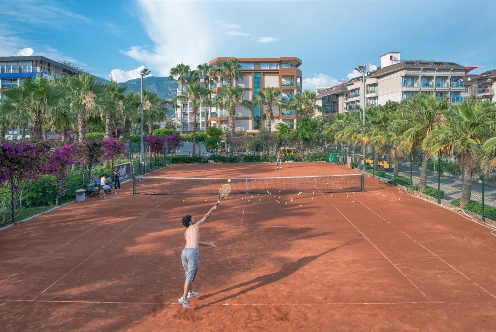 Riviera Hotel & Spa - Image 10