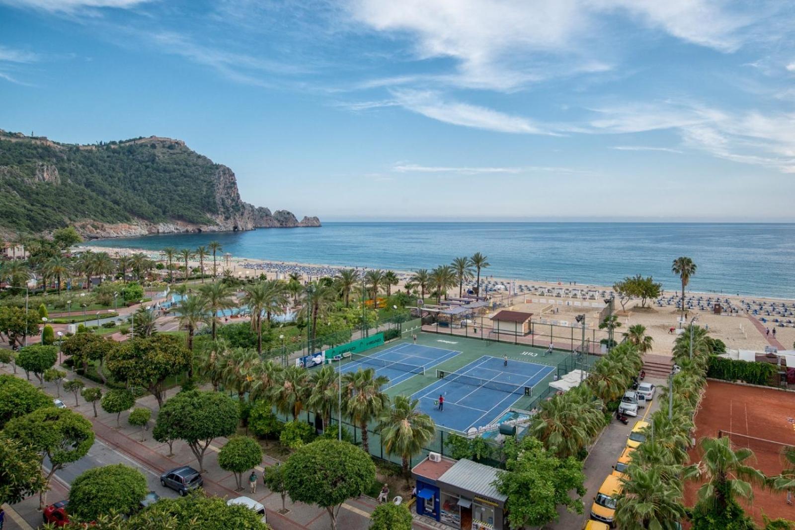 Riviera Hotel & Spa - Image 5