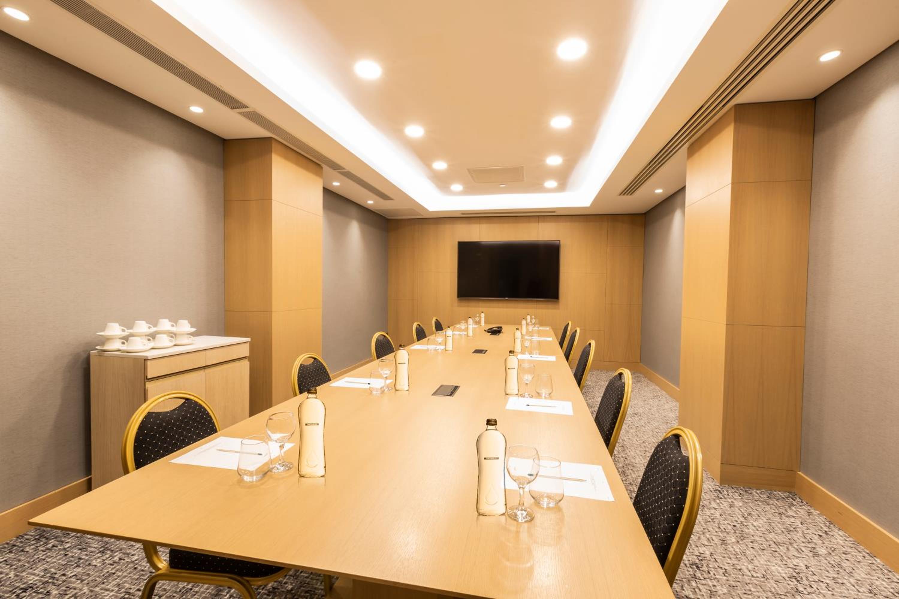Radisson Otel İstanbul Harbiye - Image 36